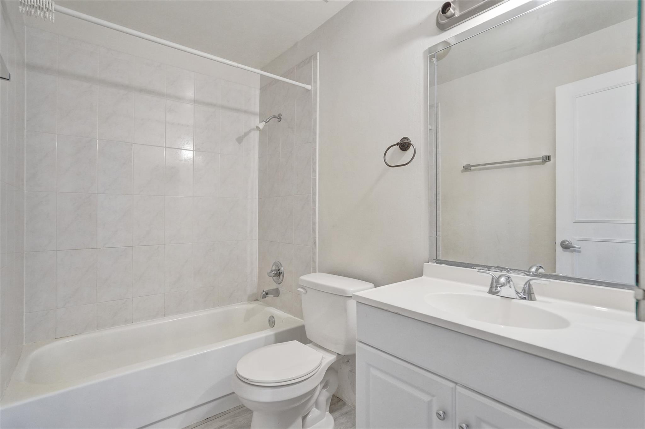 Jacaranda Prcl 338 96-22 - Residential