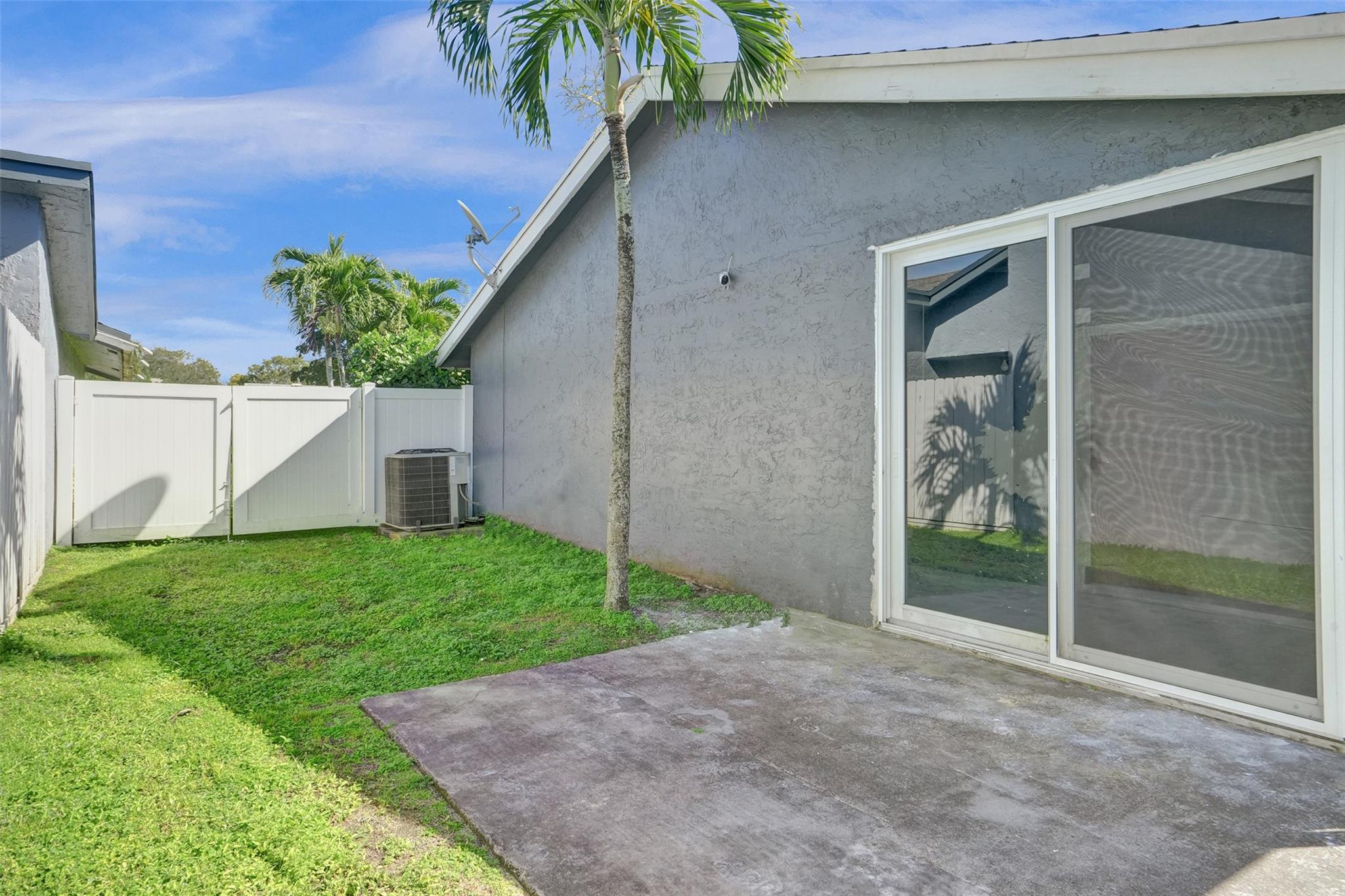 Jacaranda Prcl 338 96-22 - Residential