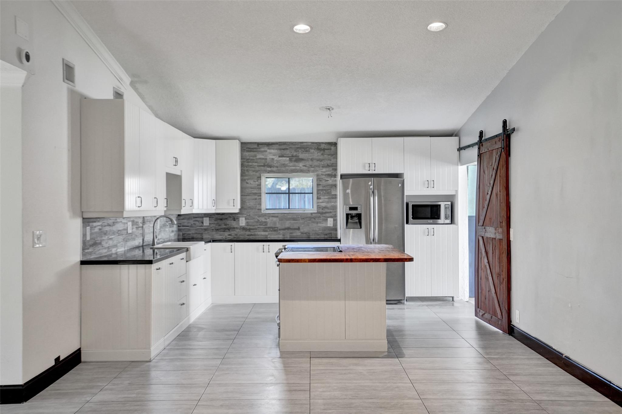 Jacaranda Prcl 338 96-22 - Residential