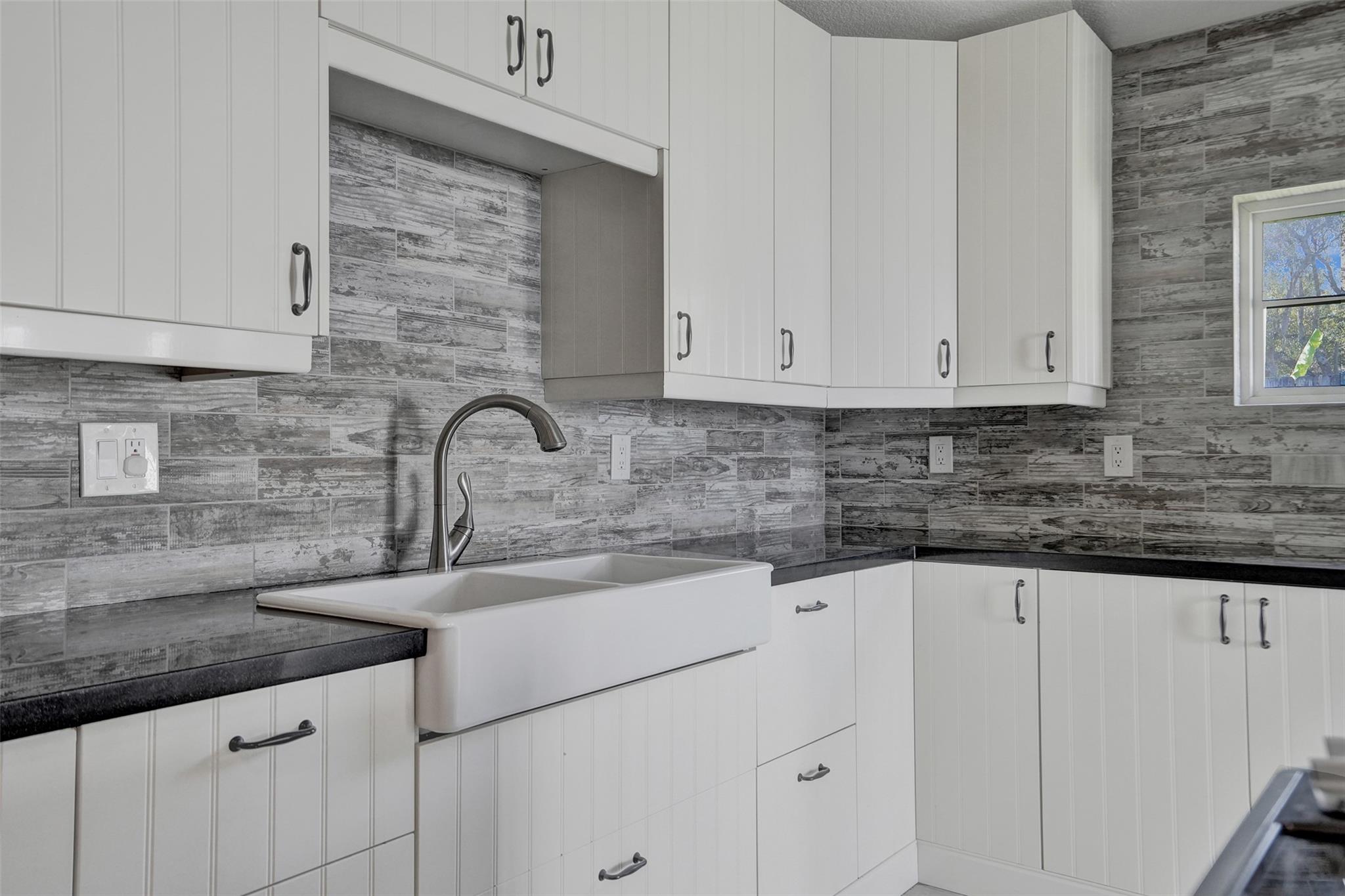 Jacaranda Prcl 338 96-22 - Residential