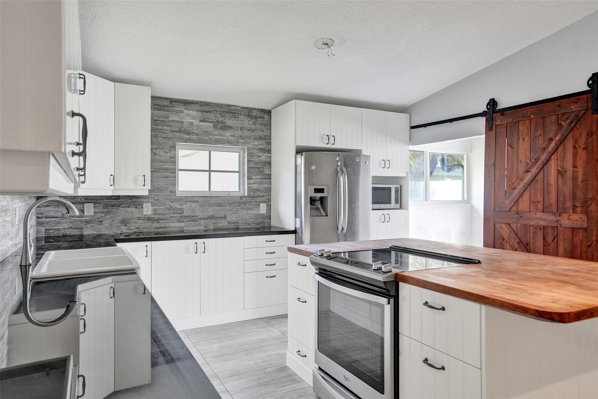 Jacaranda Prcl 338 96-22 - Residential