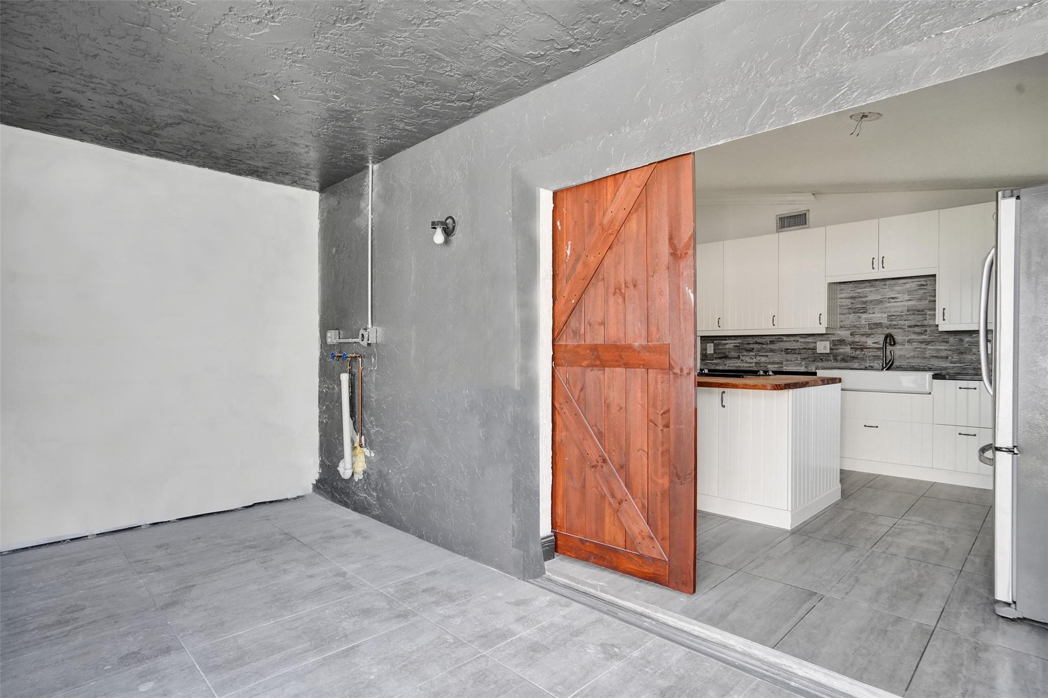 Jacaranda Prcl 338 96-22 - Residential