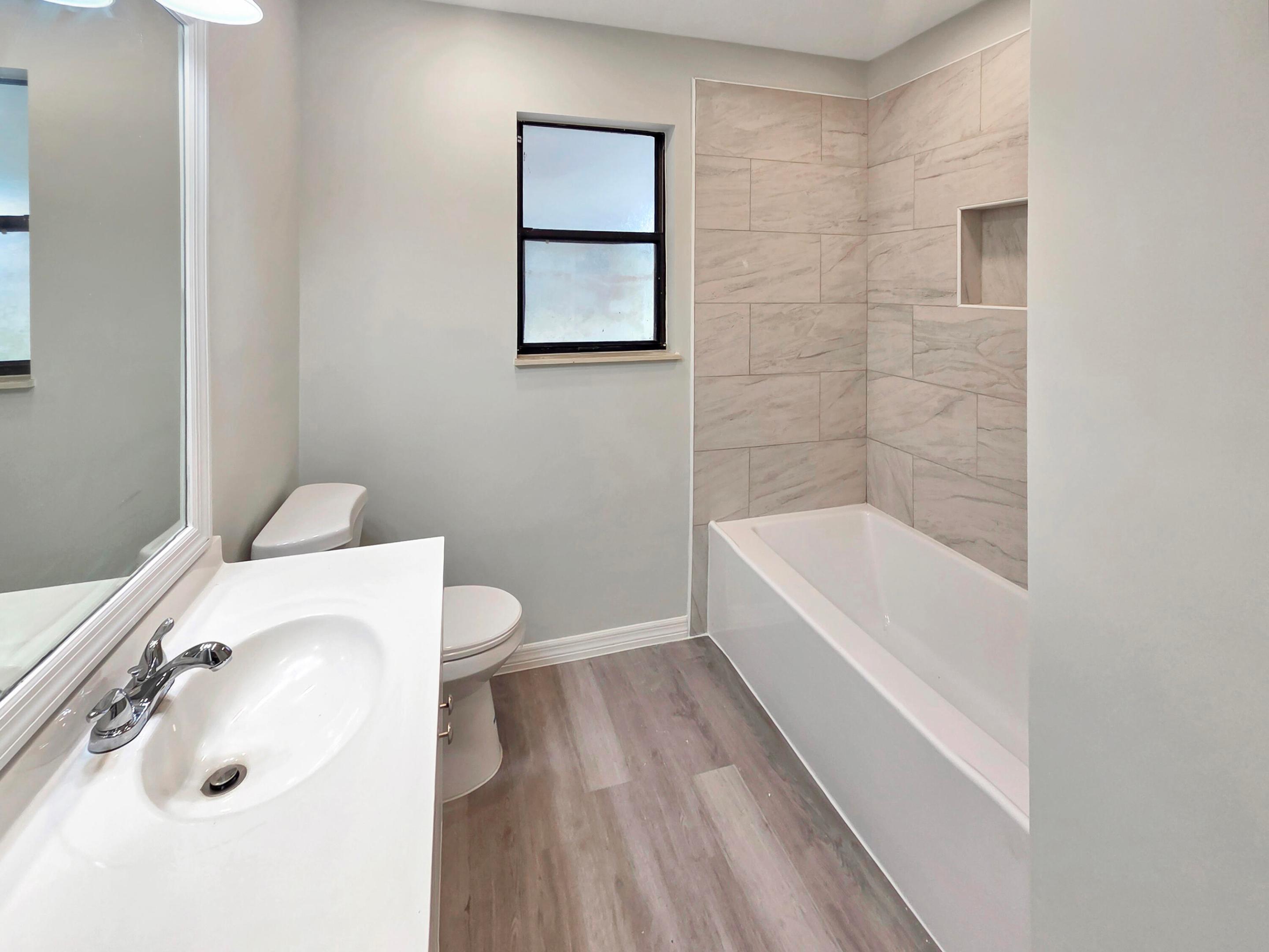 LAKEWOOD PARK UNIT 1 - Residential