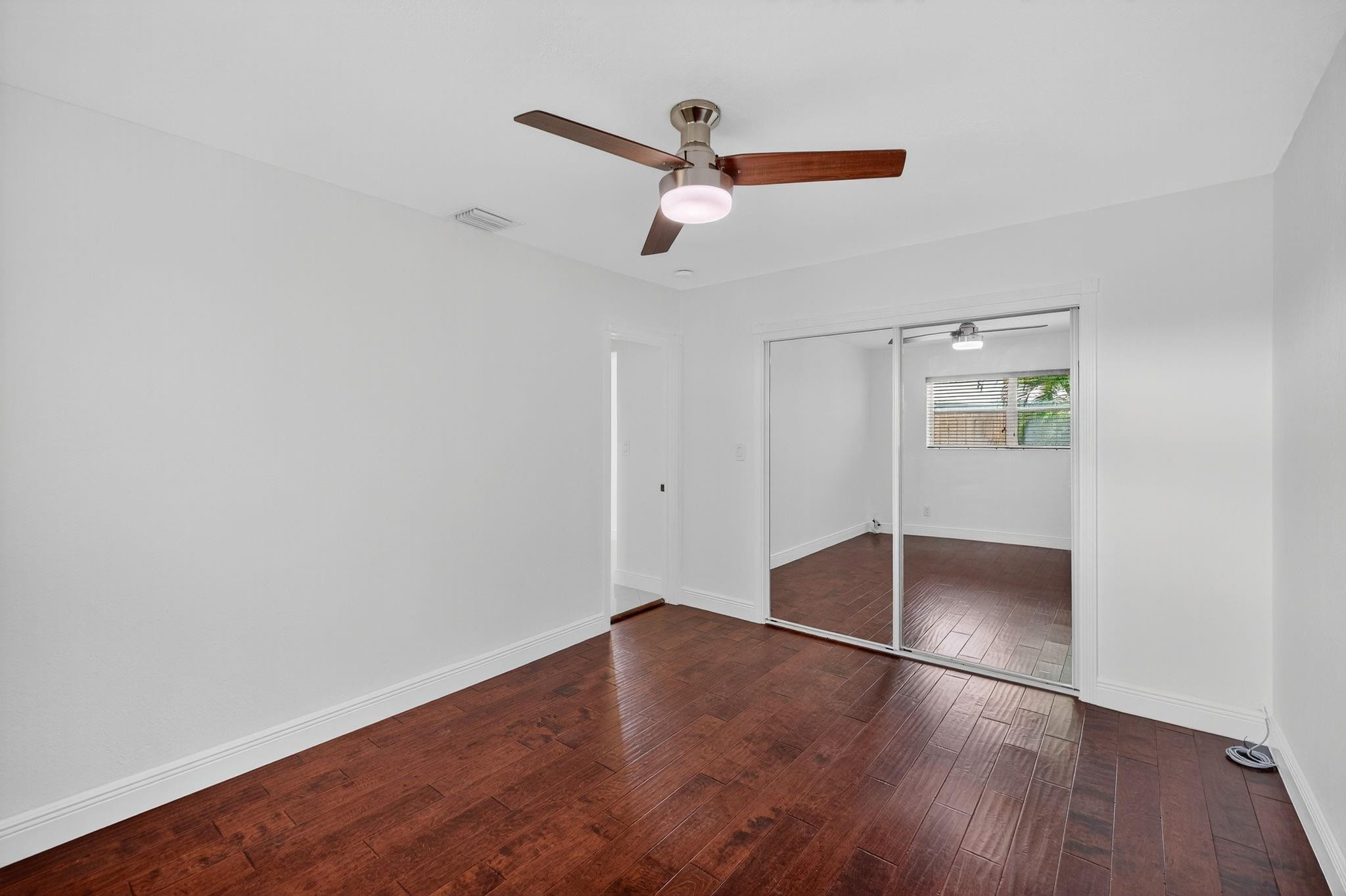 JENADA VILLAS - Residential