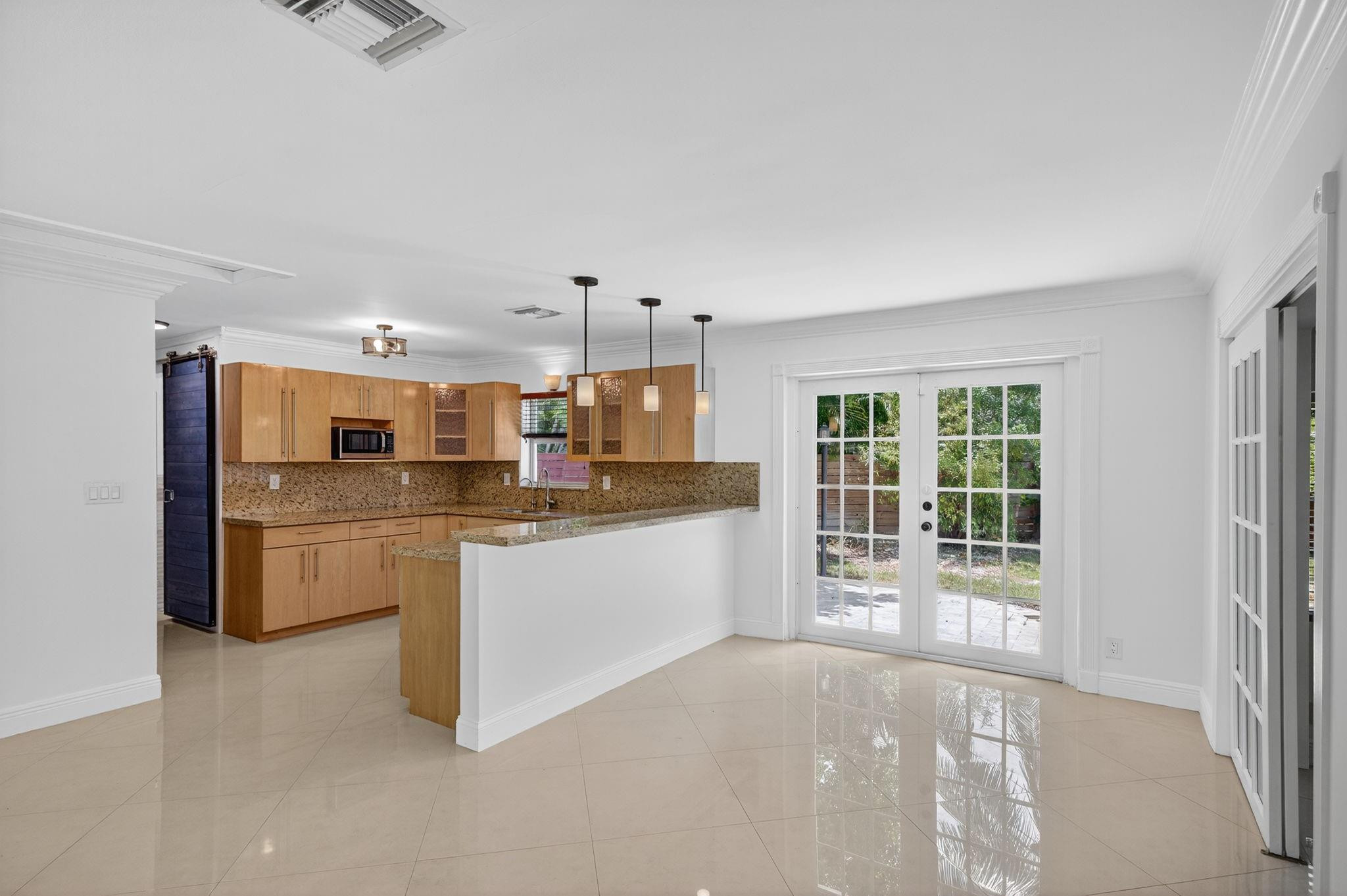 JENADA VILLAS - Residential