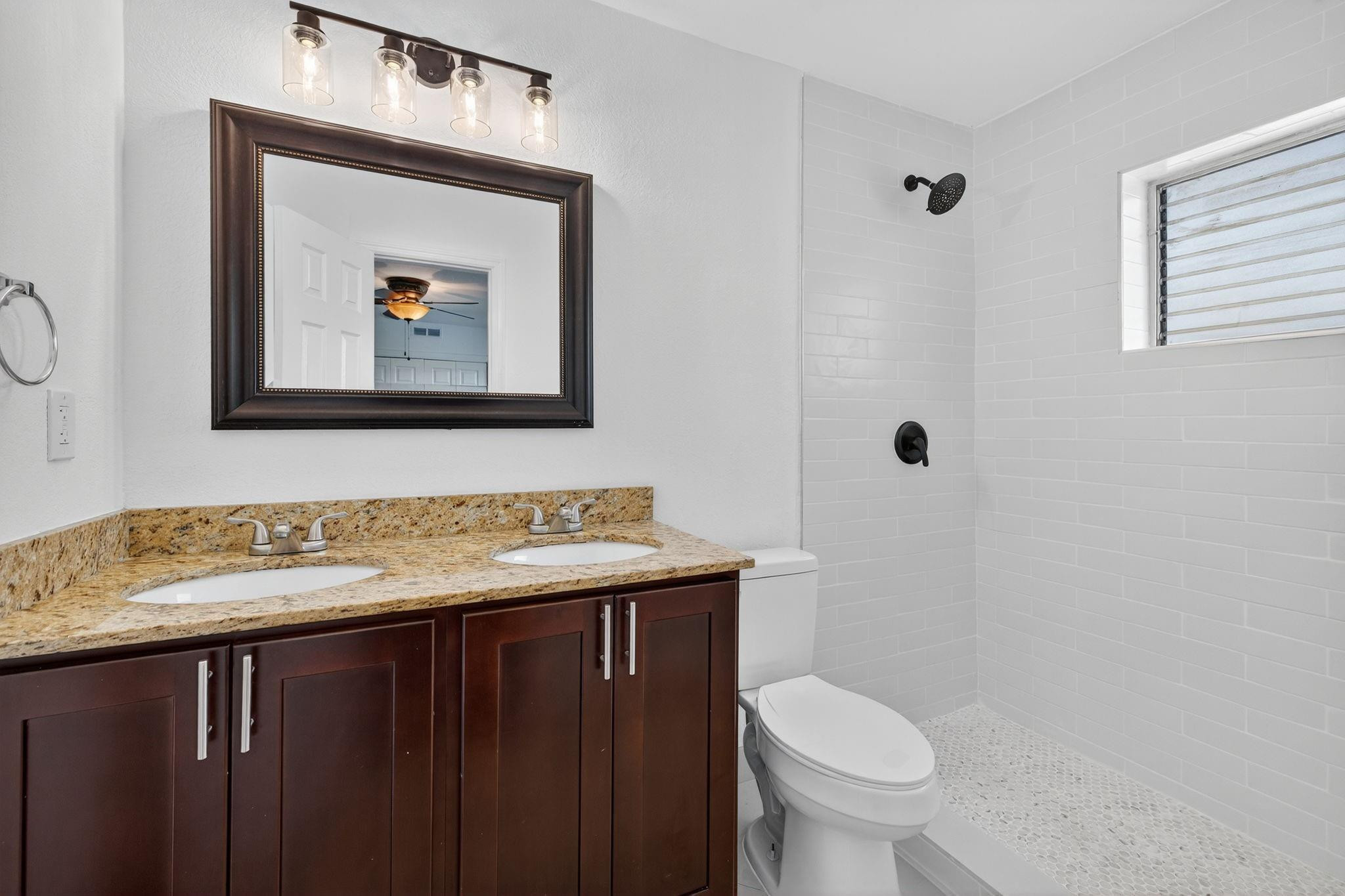 JENADA VILLAS - Residential