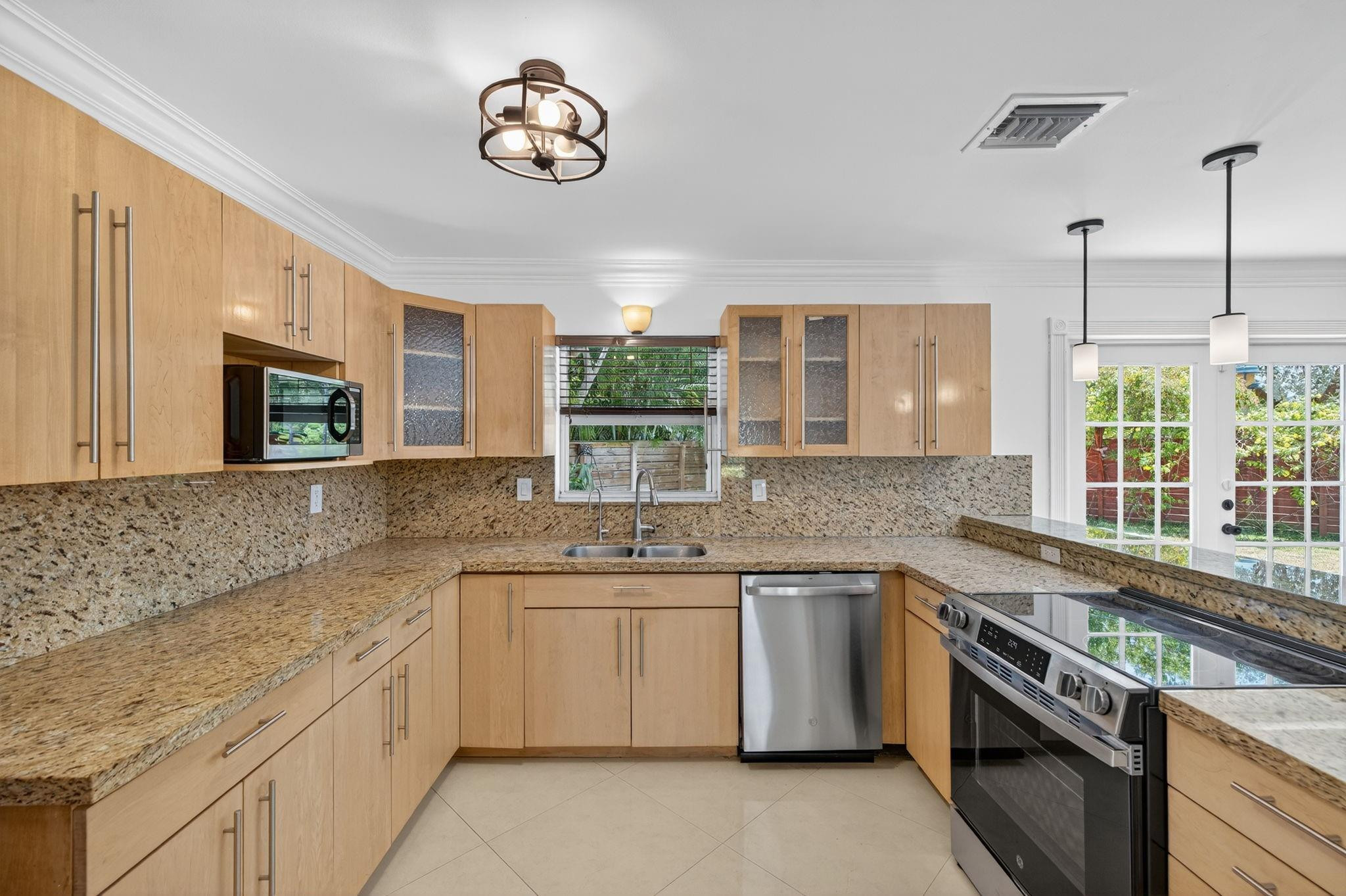 JENADA VILLAS - Residential