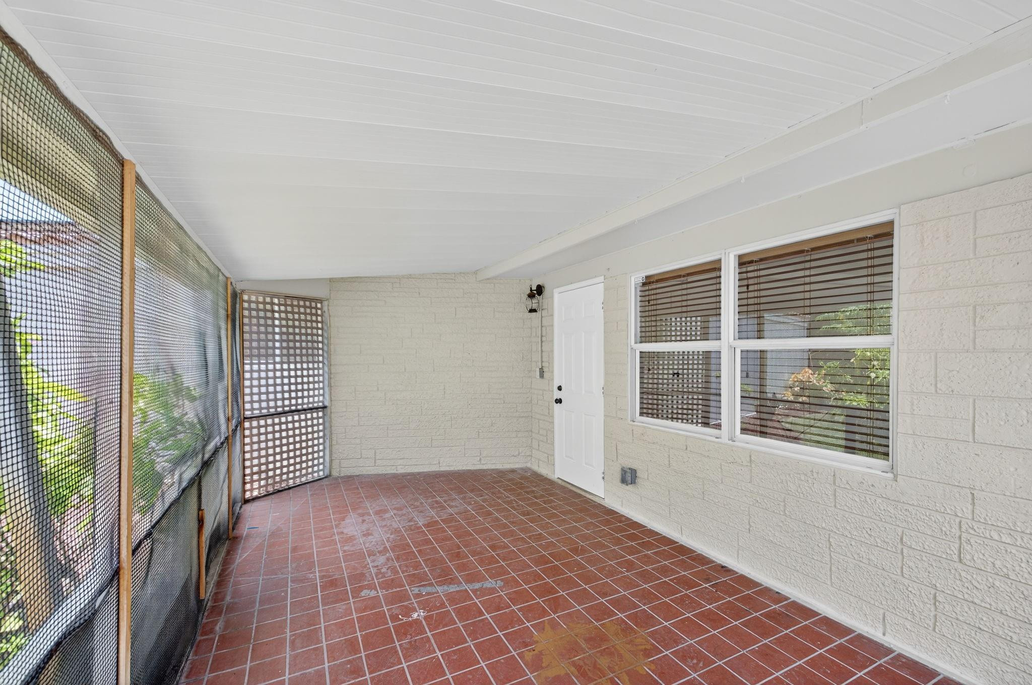 JENADA VILLAS - Residential