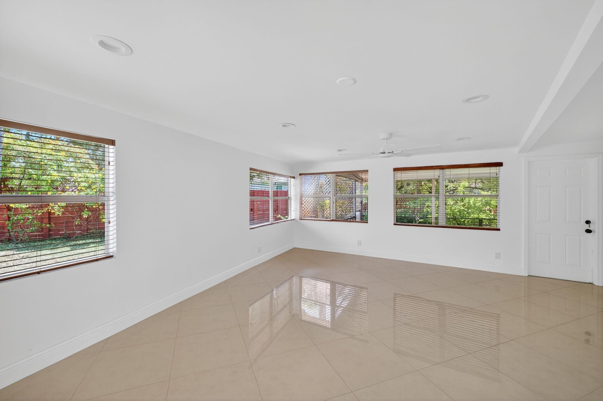 JENADA VILLAS - Residential