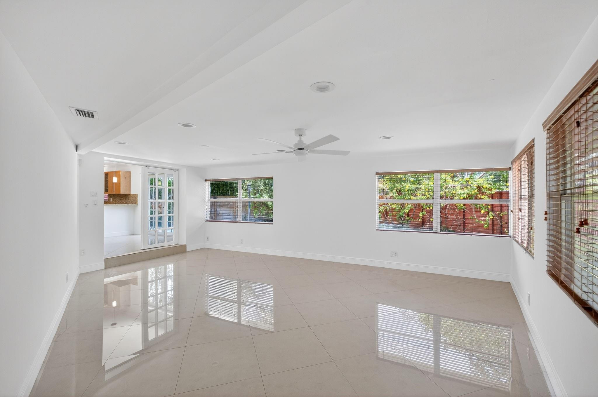 JENADA VILLAS - Residential