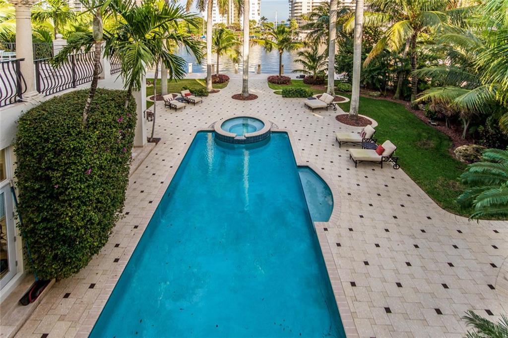 VENETIAN ISLES 2ND SEC - Residential