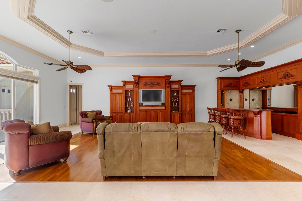 PALM BEACH POINT - Residential