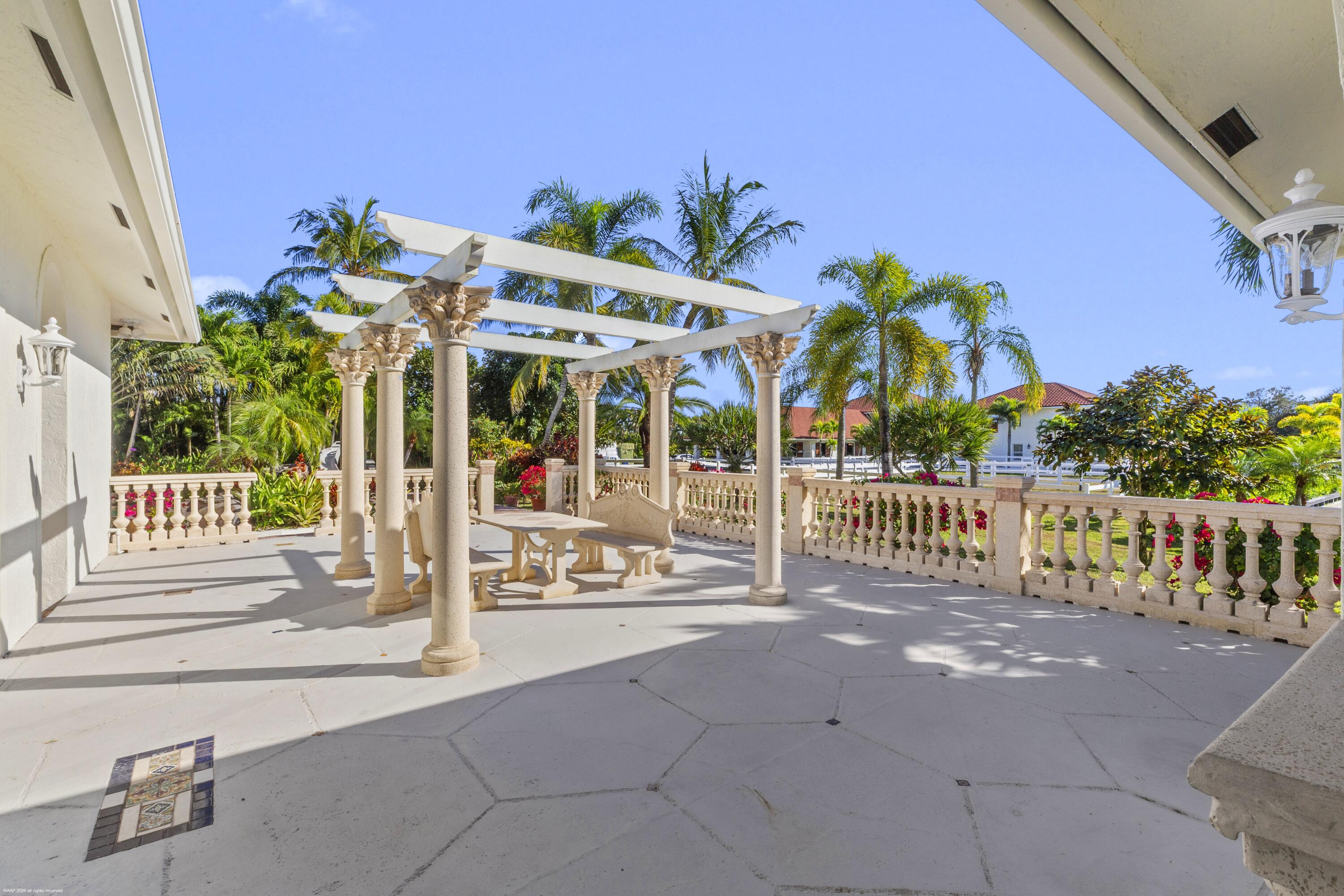 PALM BEACH POINT - Residential