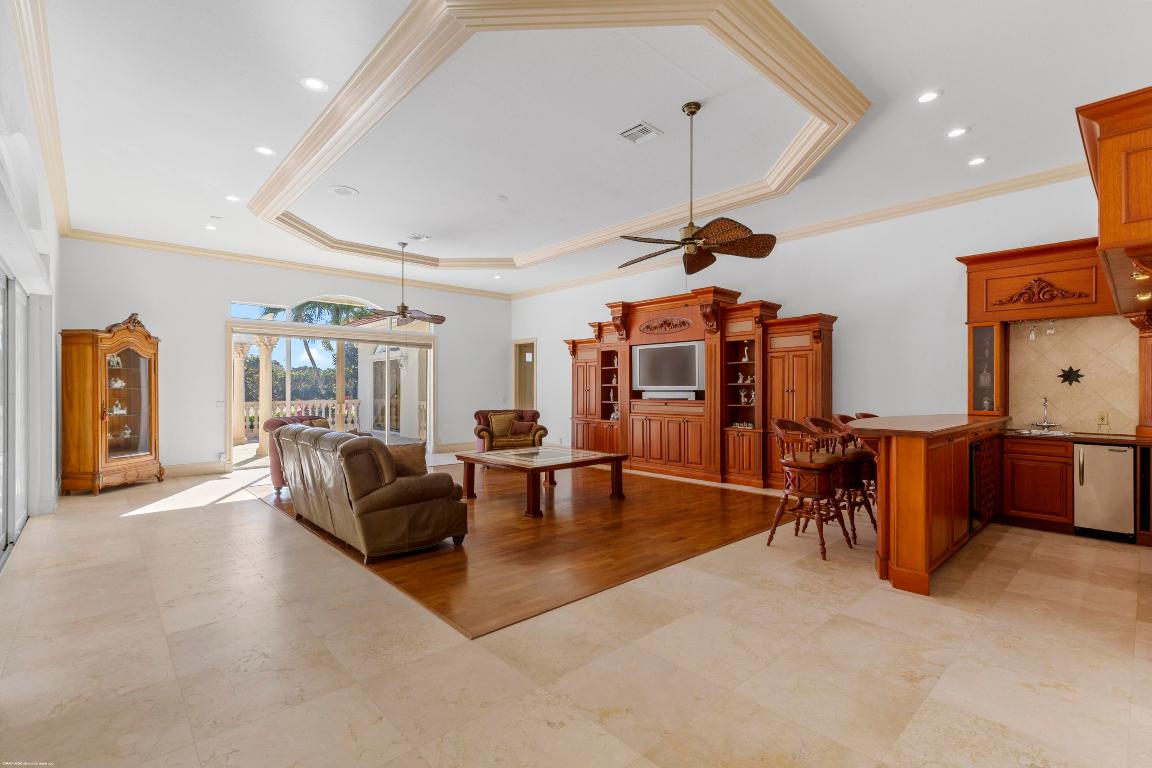 PALM BEACH POINT - Residential