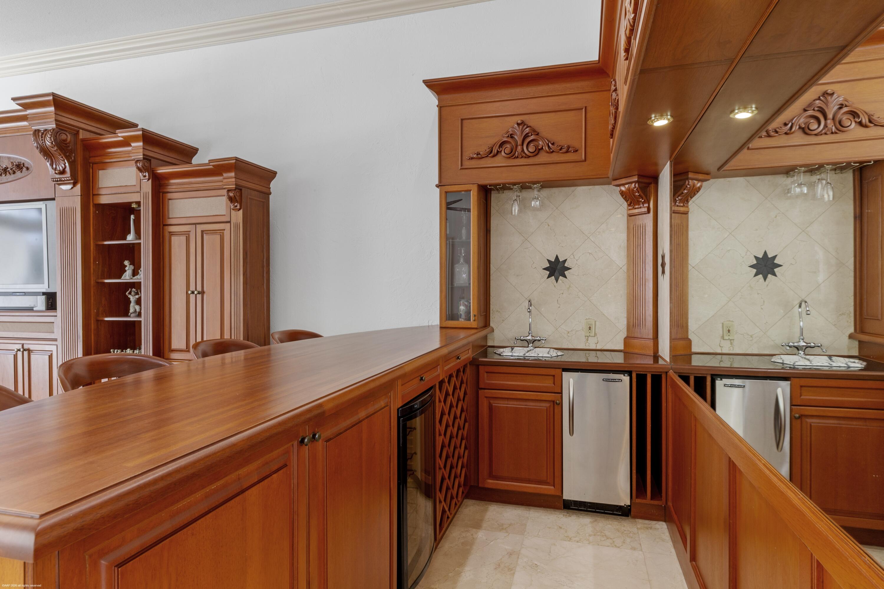 PALM BEACH POINT - Residential