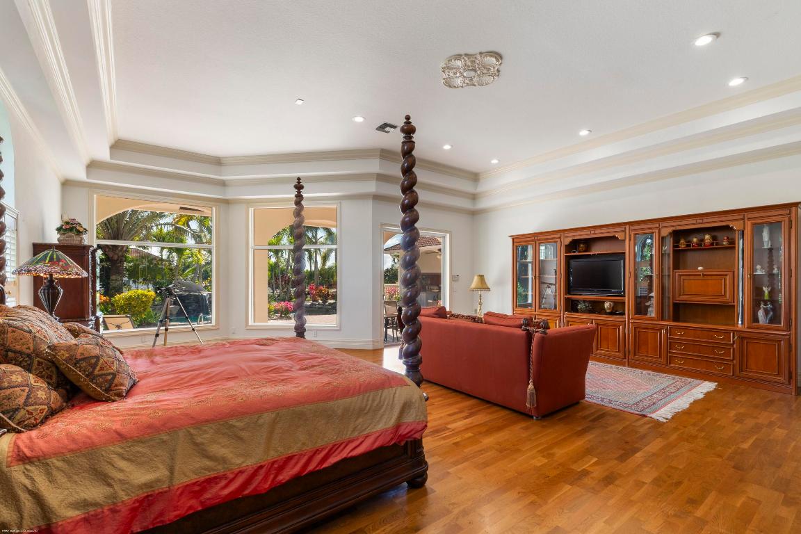 PALM BEACH POINT - Residential