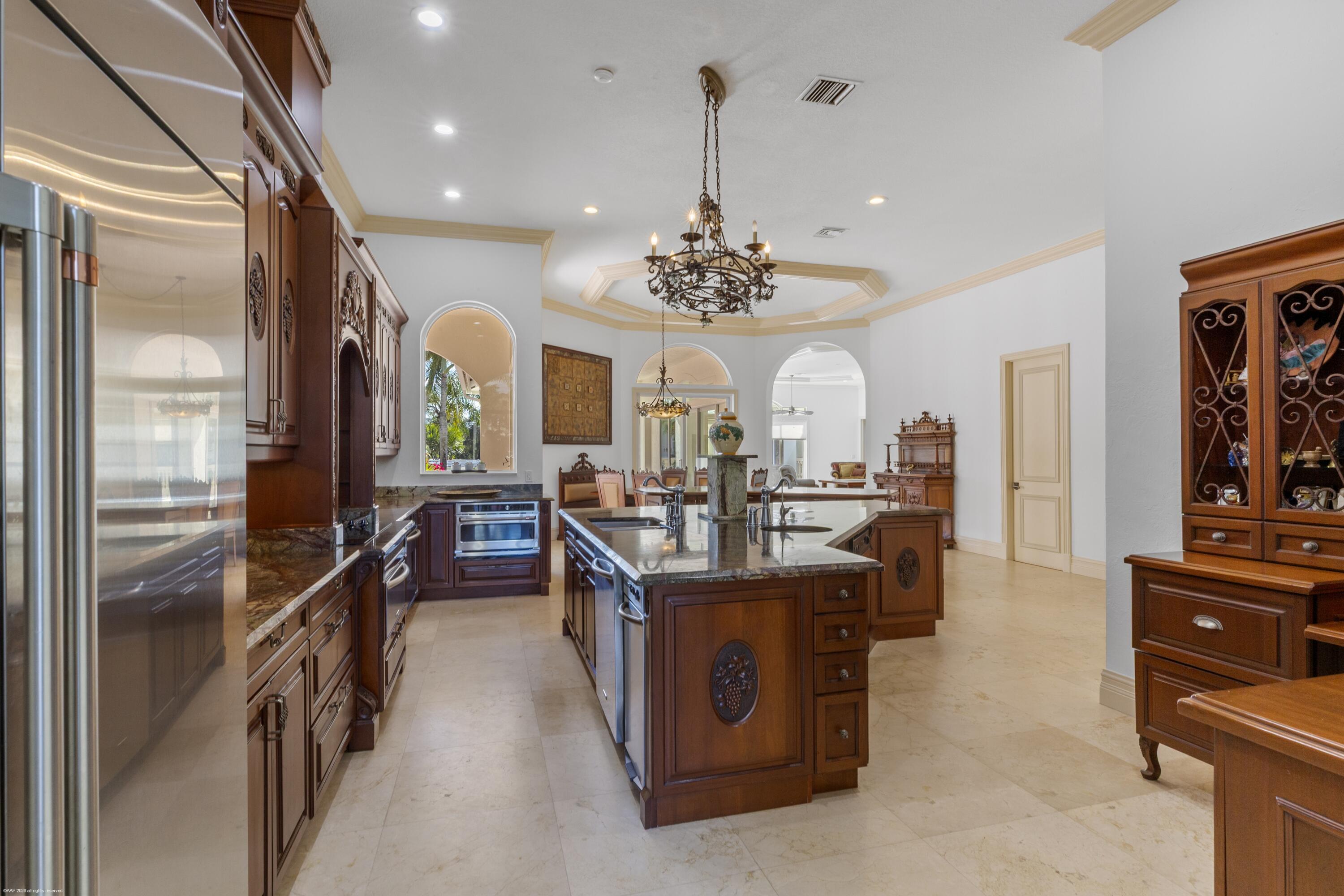 PALM BEACH POINT - Residential