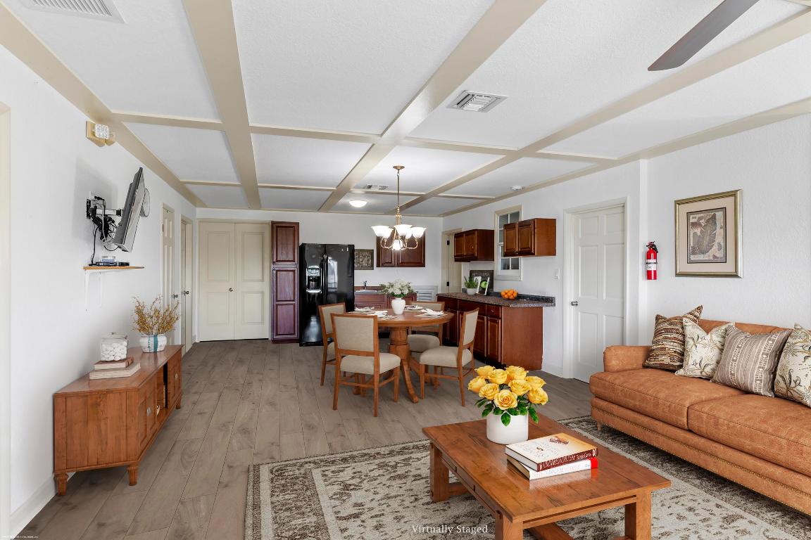 PALM BEACH POINT - Residential