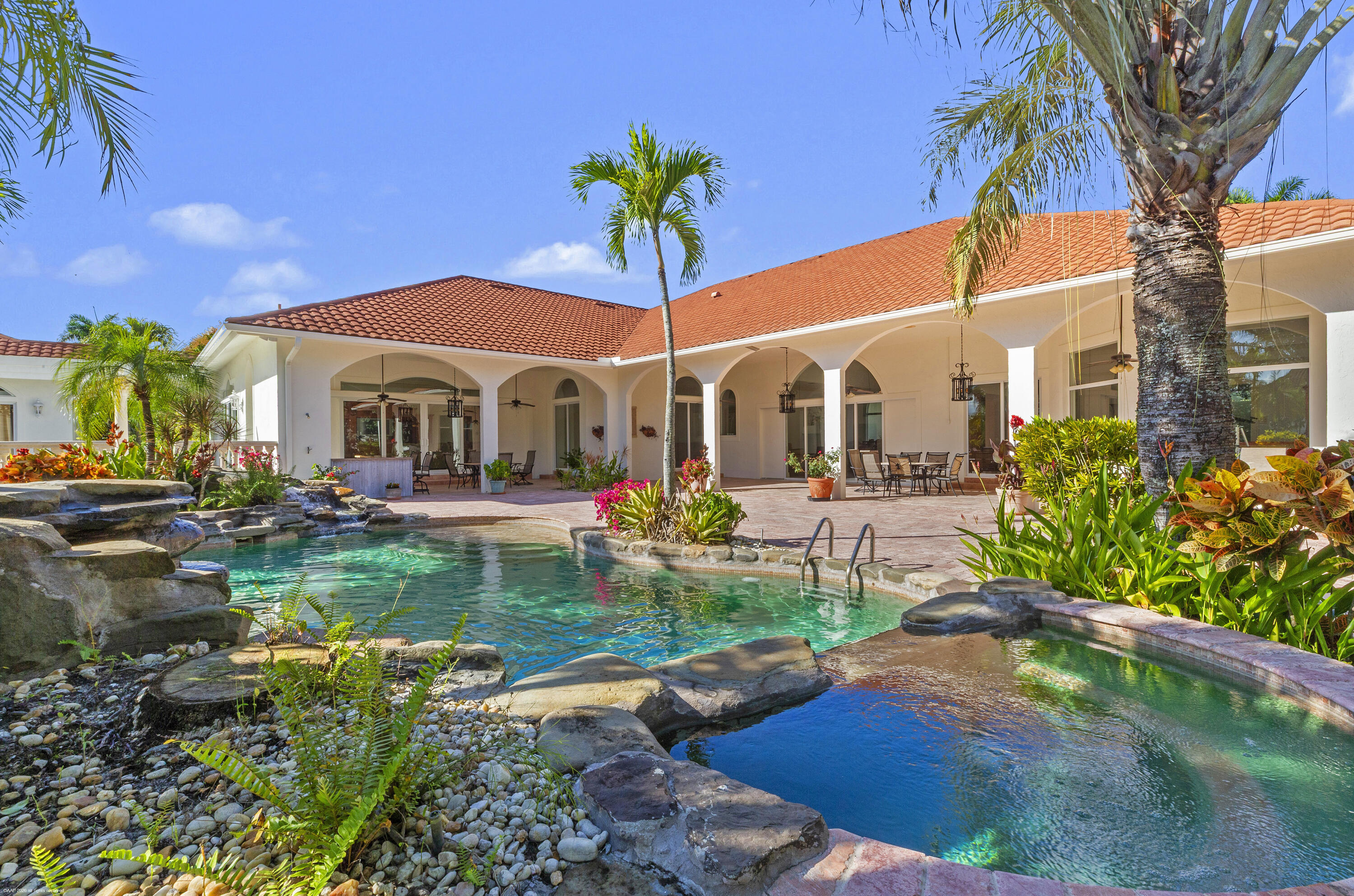 PALM BEACH POINT - Residential