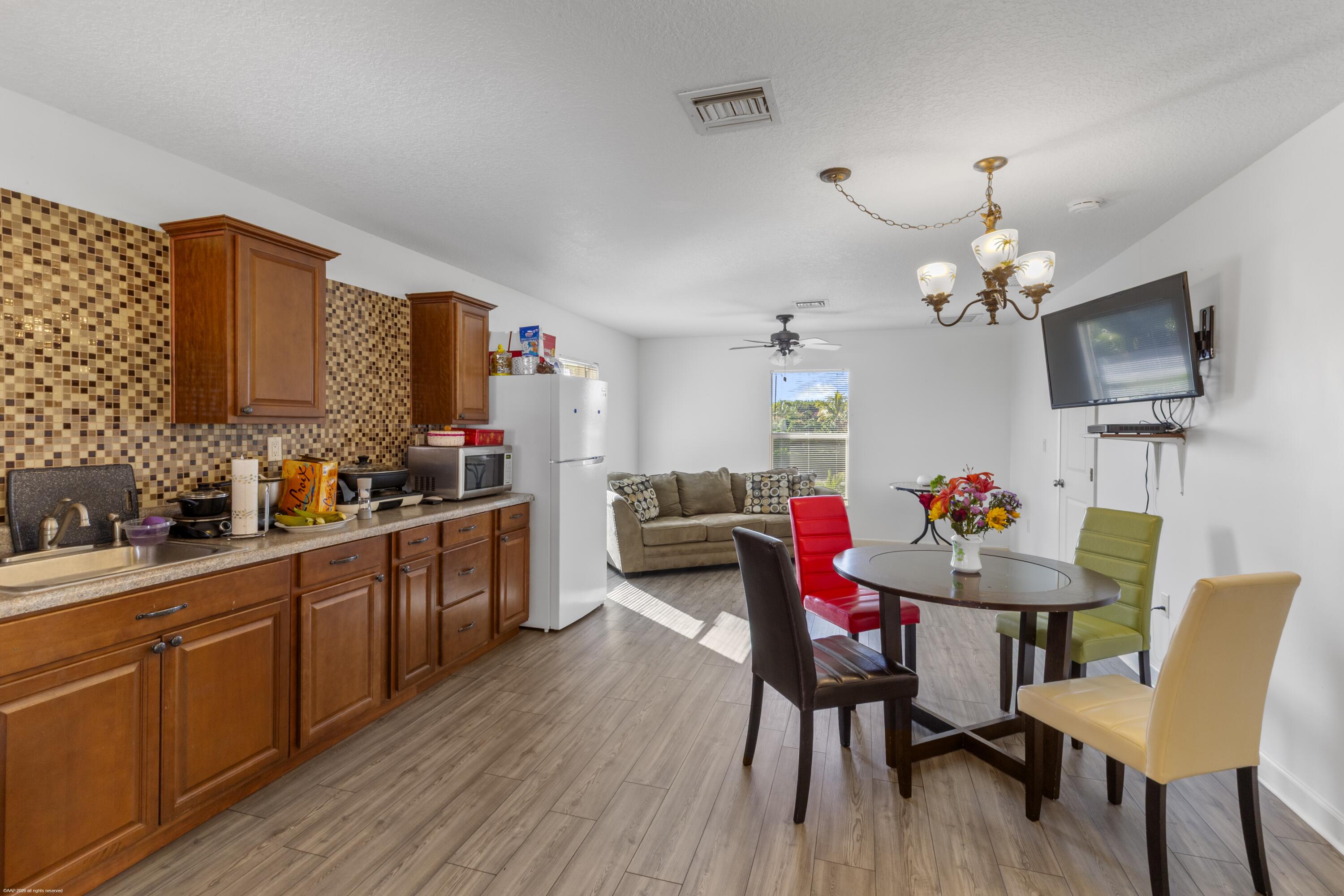 PALM BEACH POINT - Residential