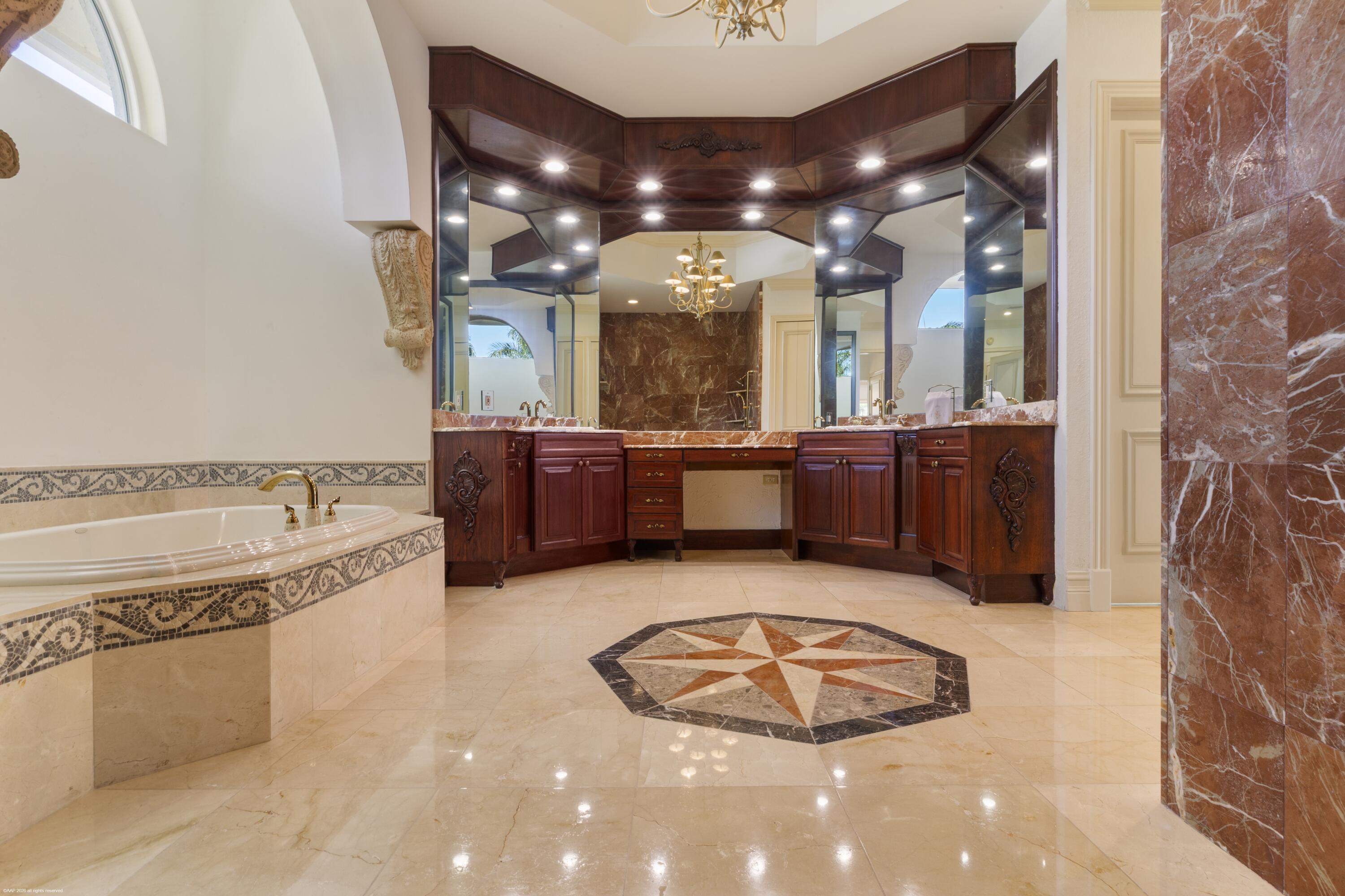 PALM BEACH POINT - Residential