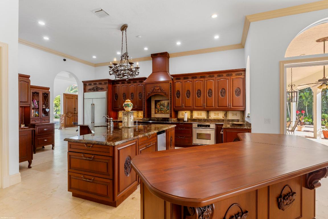 PALM BEACH POINT - Residential