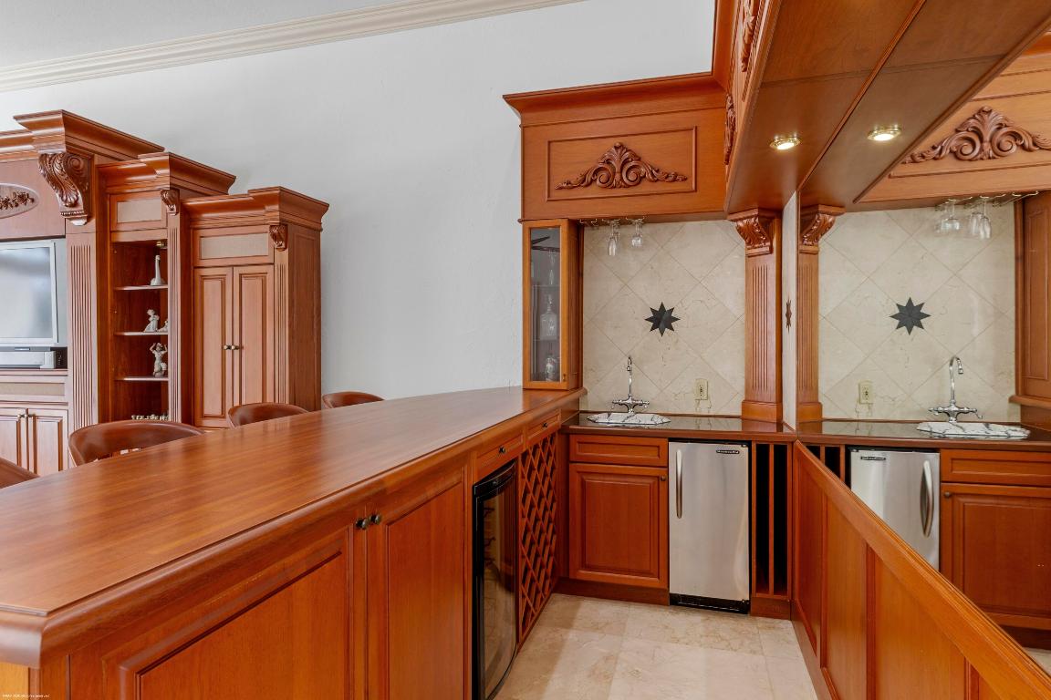 PALM BEACH POINT - Residential