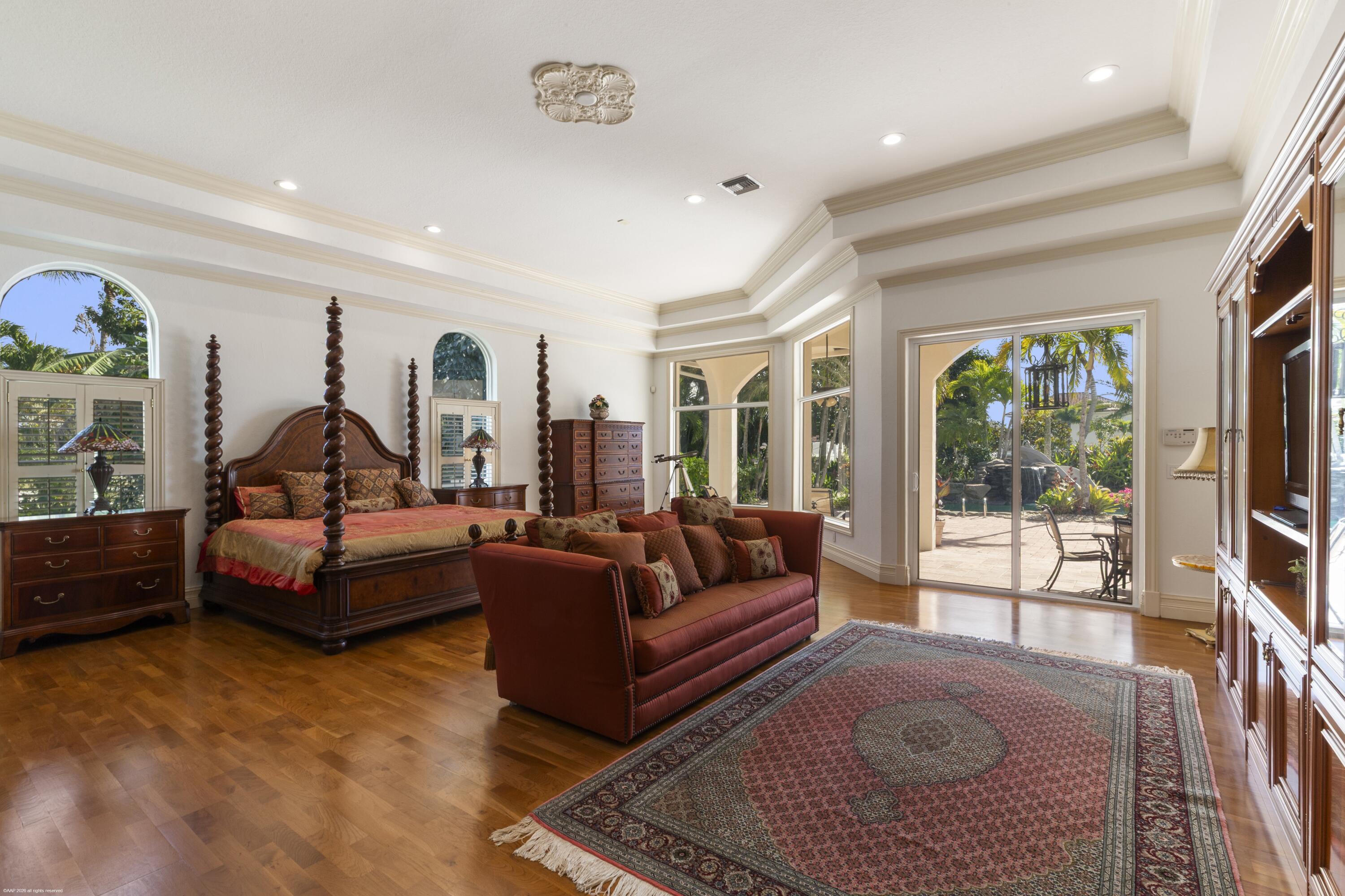 PALM BEACH POINT - Residential