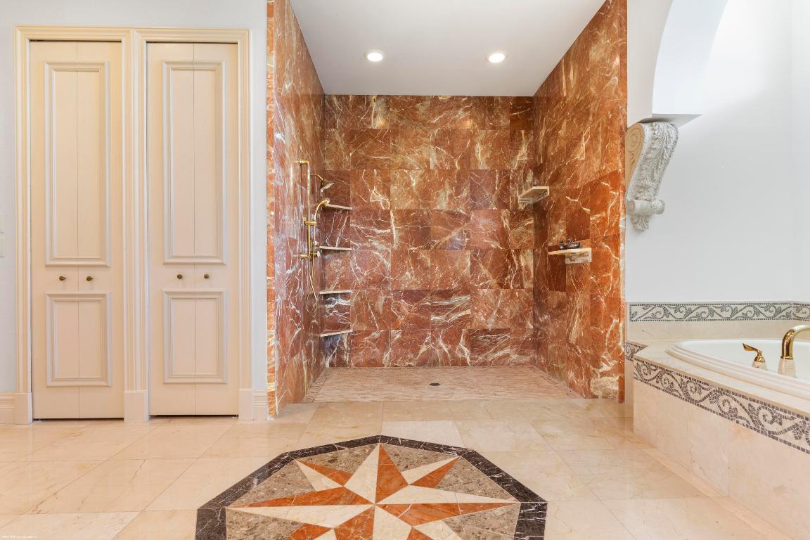 PALM BEACH POINT - Residential