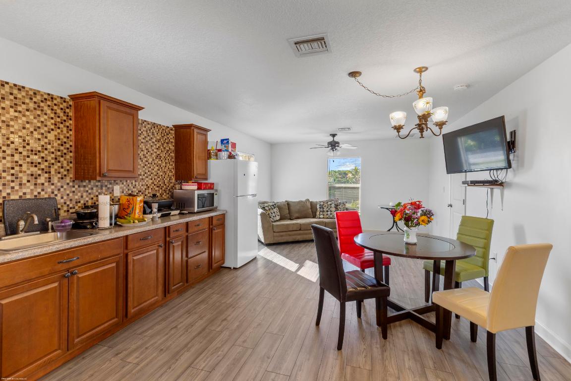 PALM BEACH POINT - Residential