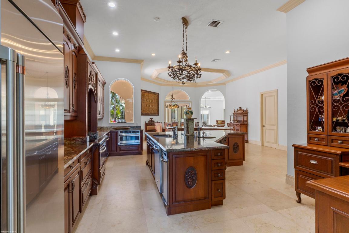 PALM BEACH POINT - Residential