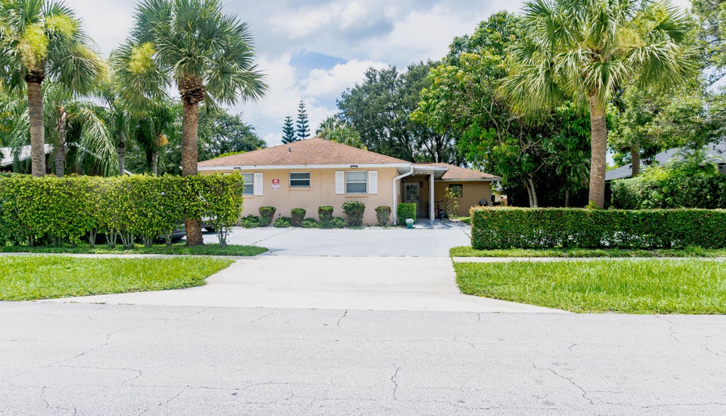 Photo of 1230 BLOCK ISLAND RD #1, Wellington, FL 33414 (MLS # B26053876)
