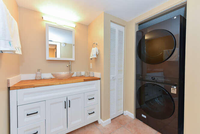 SEA LOFTERS CONDO - Residential Lease