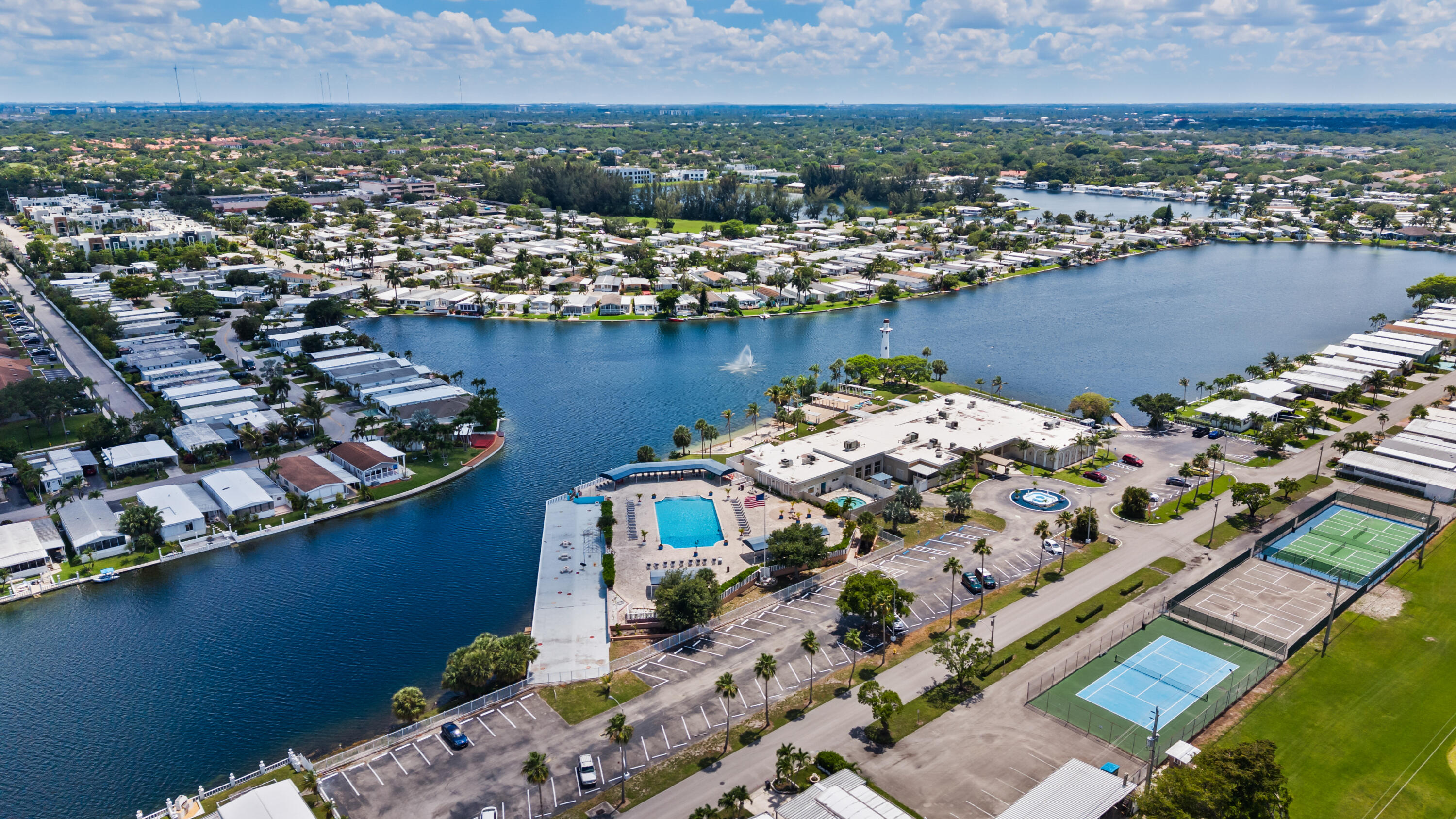 RAVENSWOOD ESTATES & MARINAS - Residential