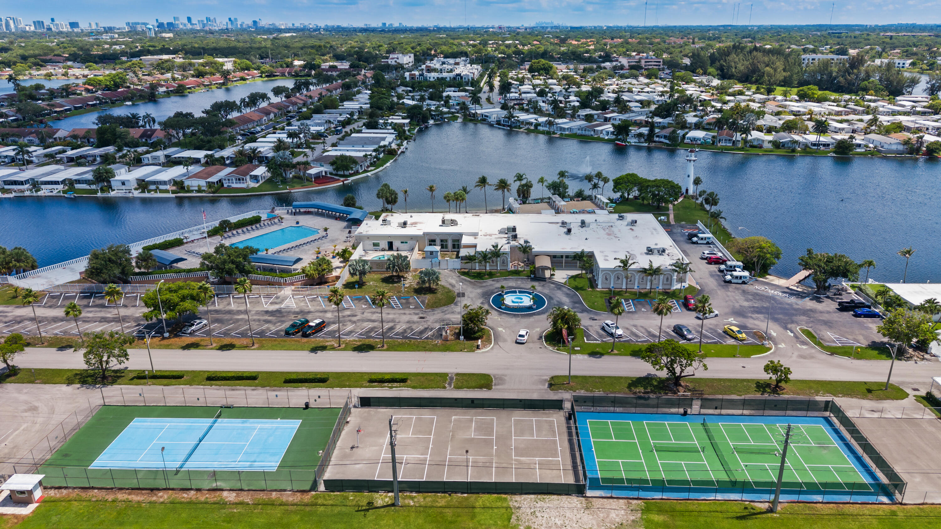 RAVENSWOOD ESTATES & MARINAS - Residential