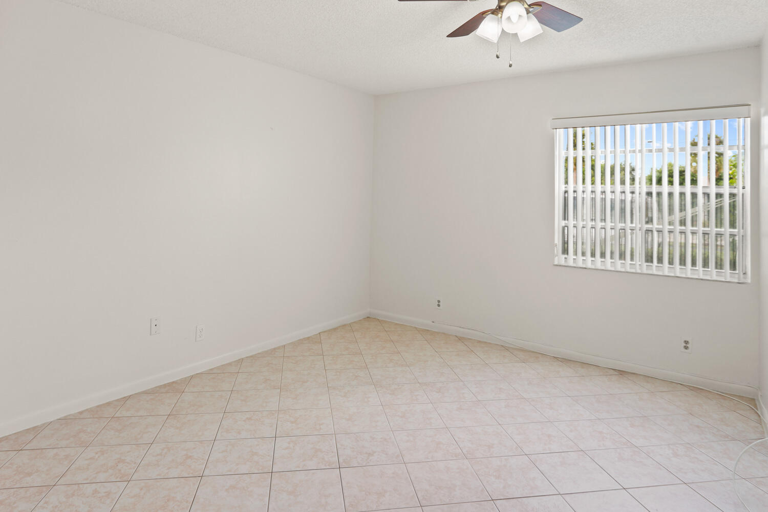 KINGS POINT BURGUNDY CONDOS - Residential