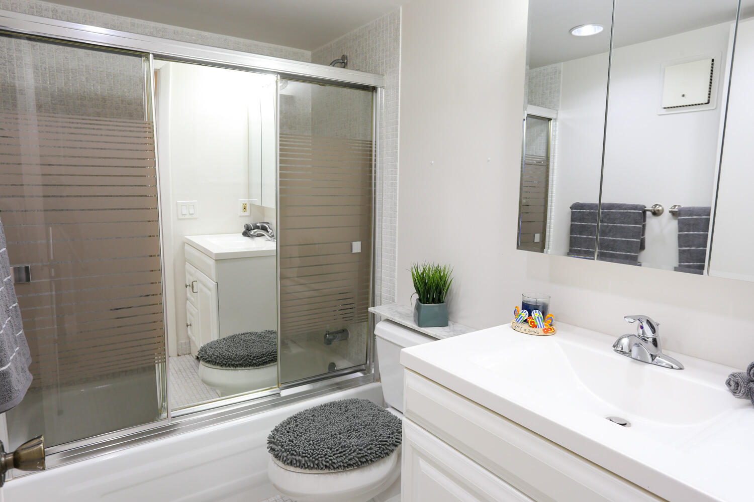 KINGS POINT BURGUNDY CONDOS - Residential