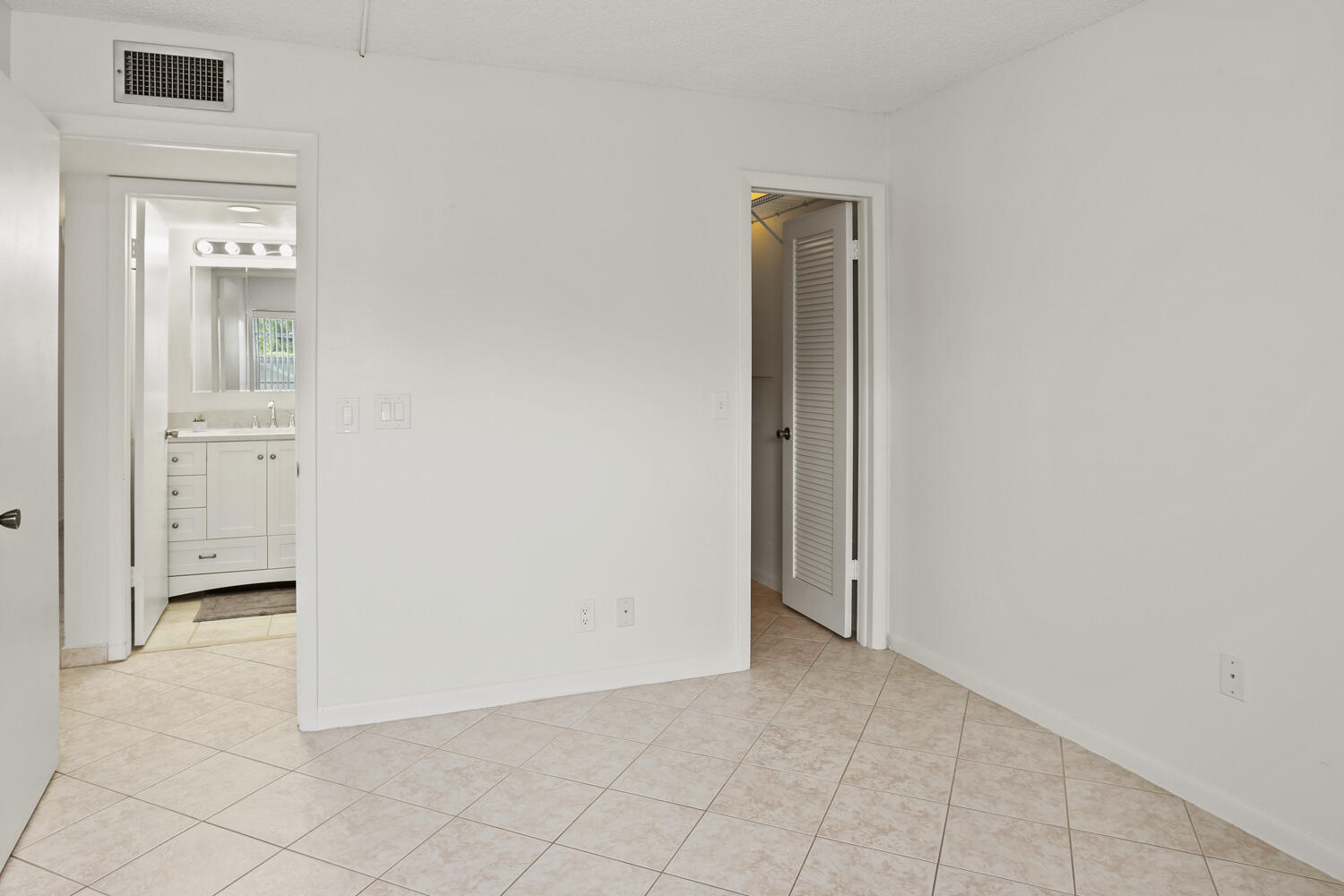 KINGS POINT BURGUNDY CONDOS - Residential