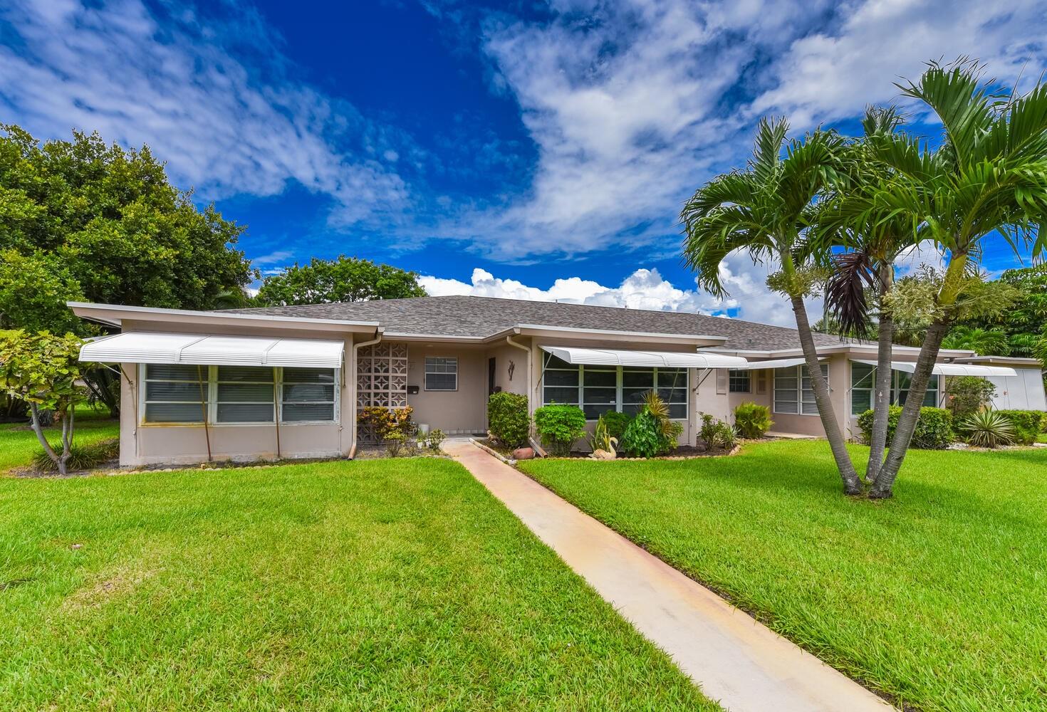 Welcome to this updated 1 Bedroom 1 and a half bathroom villa in the highly desirable High Point 6 Community. Neutral tile floor throughout. Spacious primary suite with dual closets. There's an ensuite bath with a built in vanity area. Villa is fully furnished and move in ready.