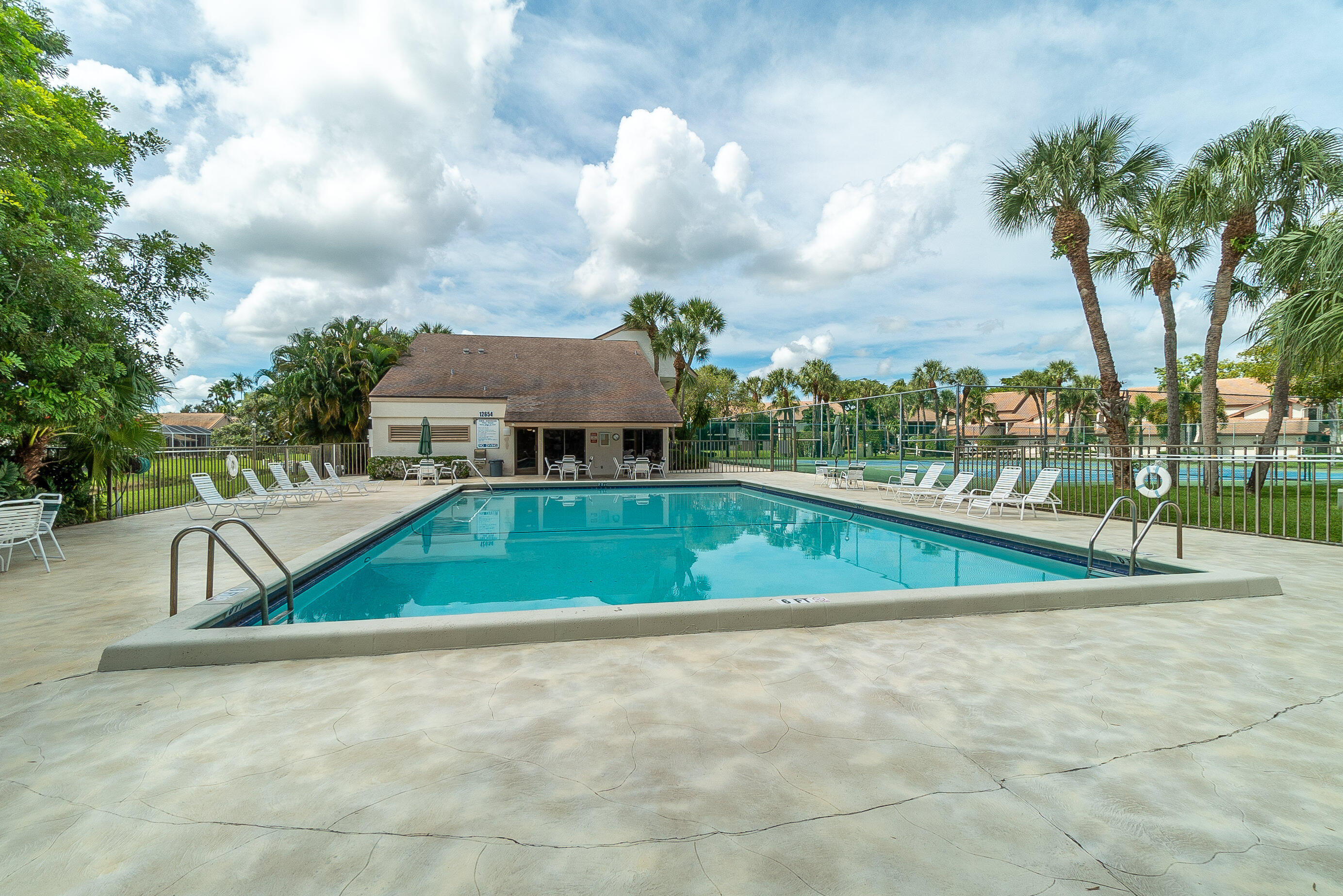 SHORES AT WELLINGTON CONDO - Residential