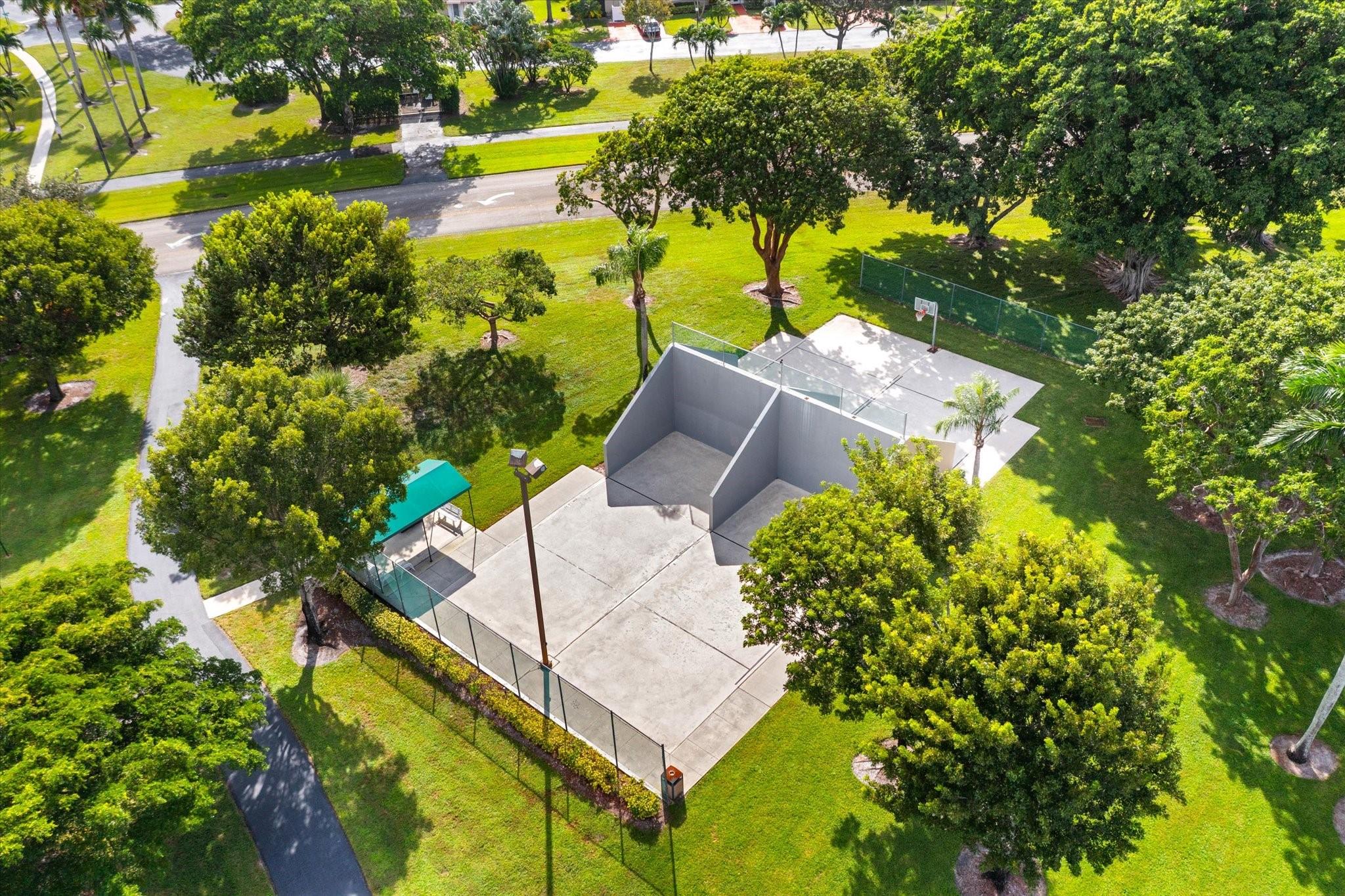 WHISPER WALK SEC E CONDO - Residential