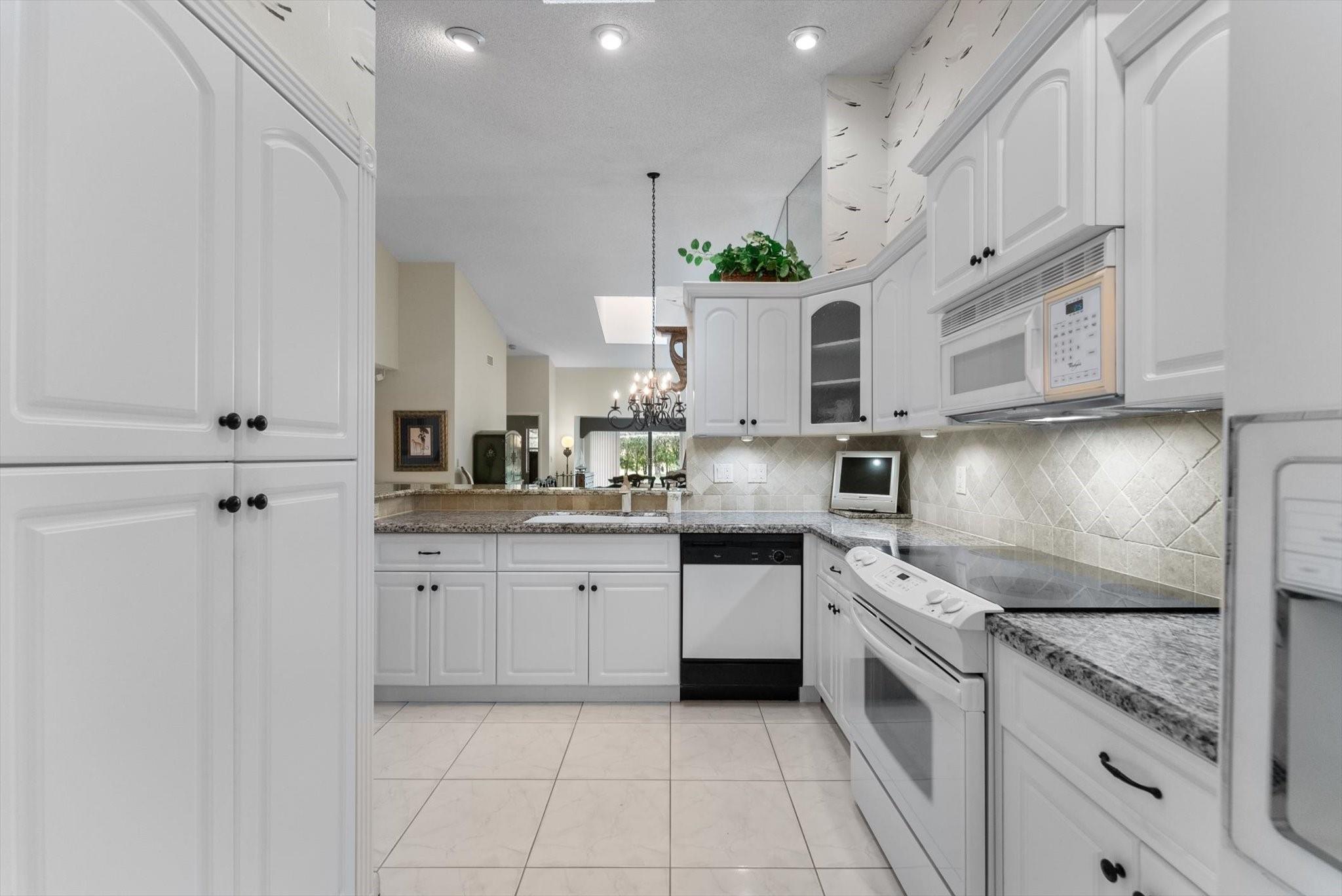 WHISPER WALK SEC E CONDO - Residential