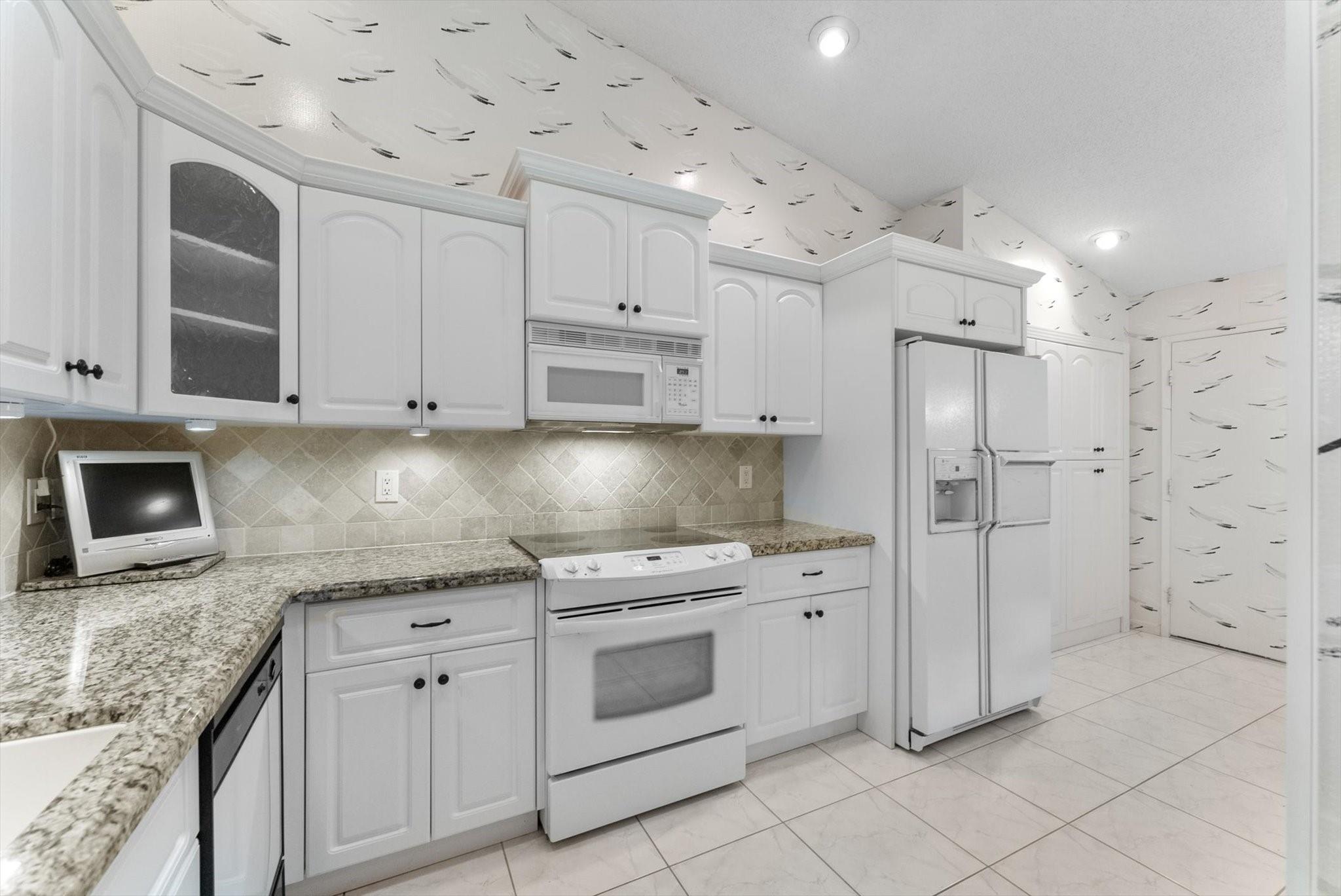 WHISPER WALK SEC E CONDO - Residential