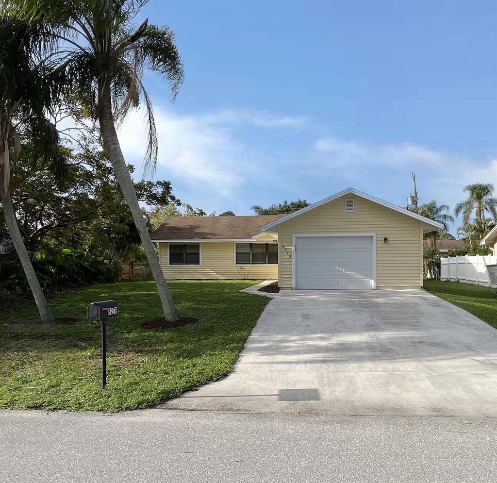 Photo of 8270 SE Camellia Drive, Hobe Sound, FL 33455 (MLS # R10984983)