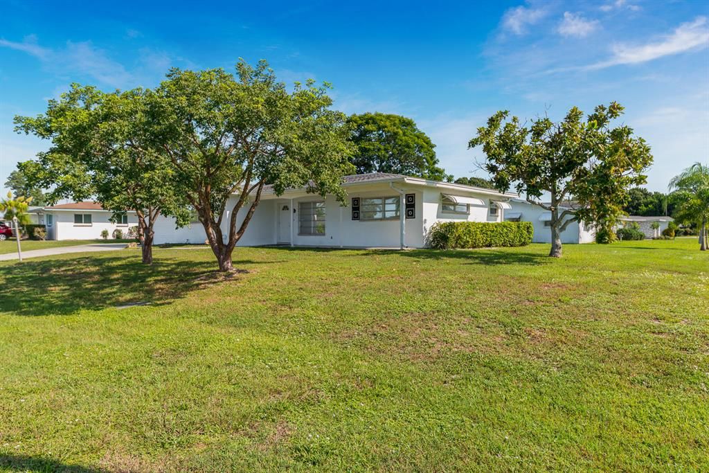 Photo of 214 Holly Avenue Ave, Port Saint Lucie, FL 34952 (MLS # R10829514)