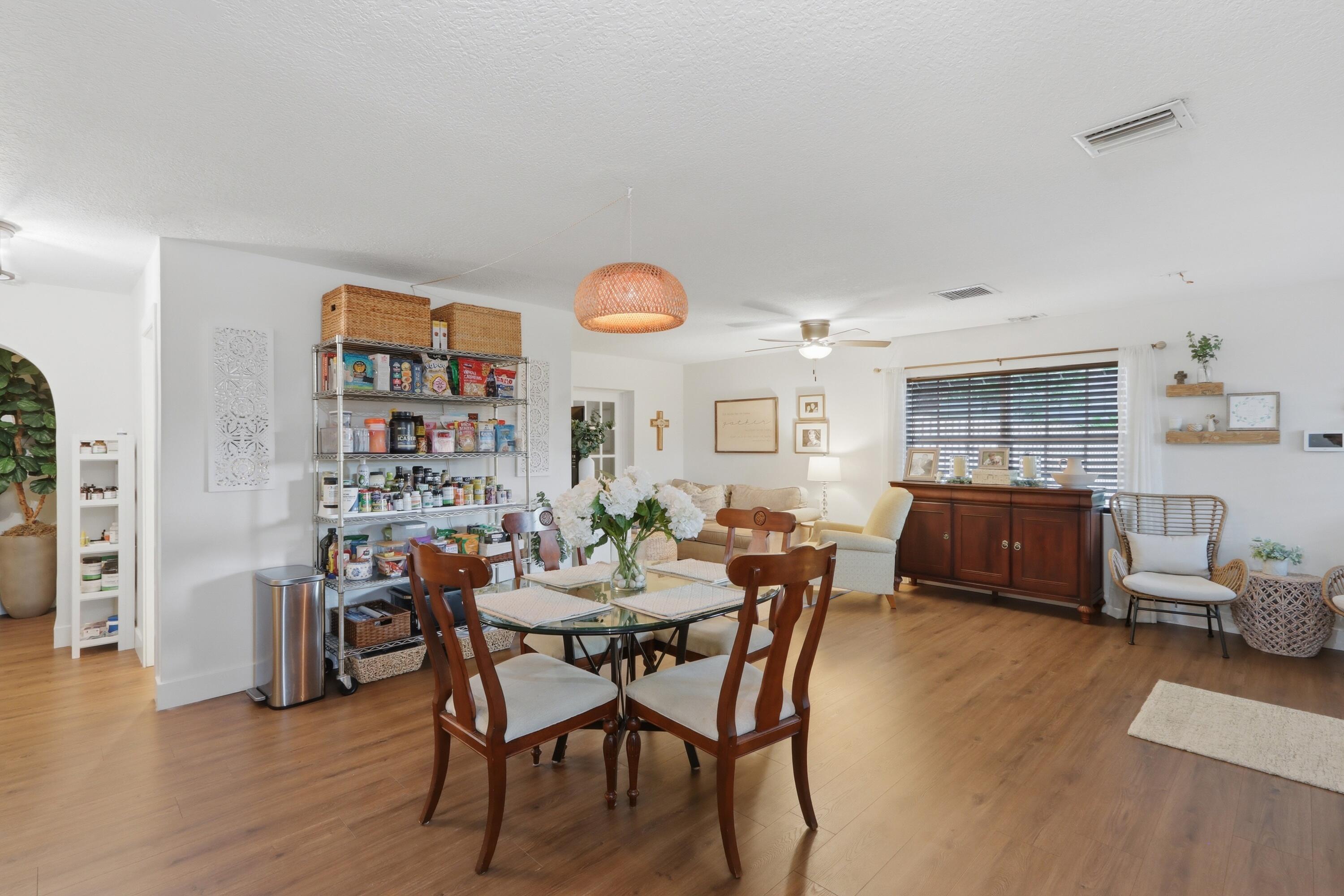1900 Carissa Road