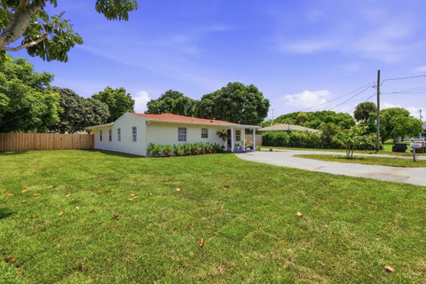 Tiny photo for 1900 Carissa Road, Lake Clarke Shores, FL 33406 (MLS # B26050752)