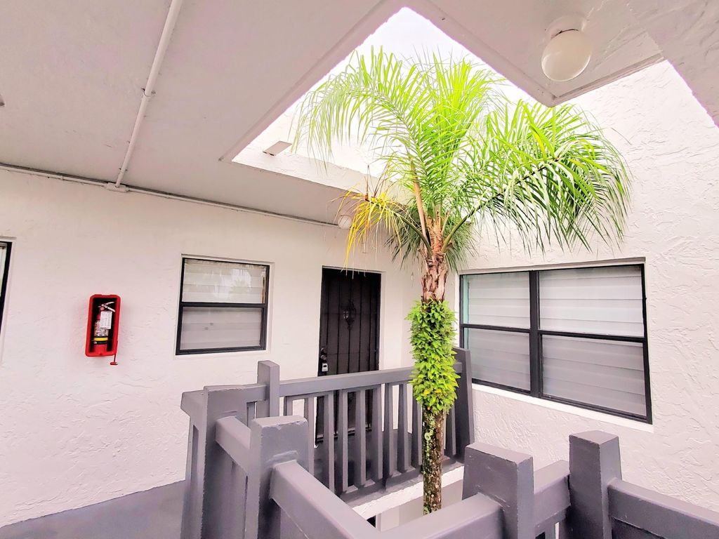 Photo of 1021 Mockingbird Lane #406, Plantation, FL 33324 (MLS # F10526671)