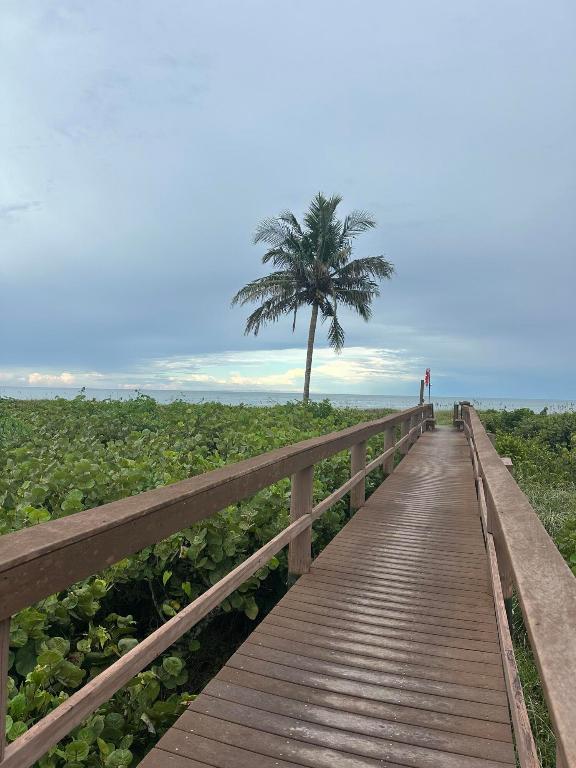 TIARA TOWERS CONDOMINIUM - Residential Lease