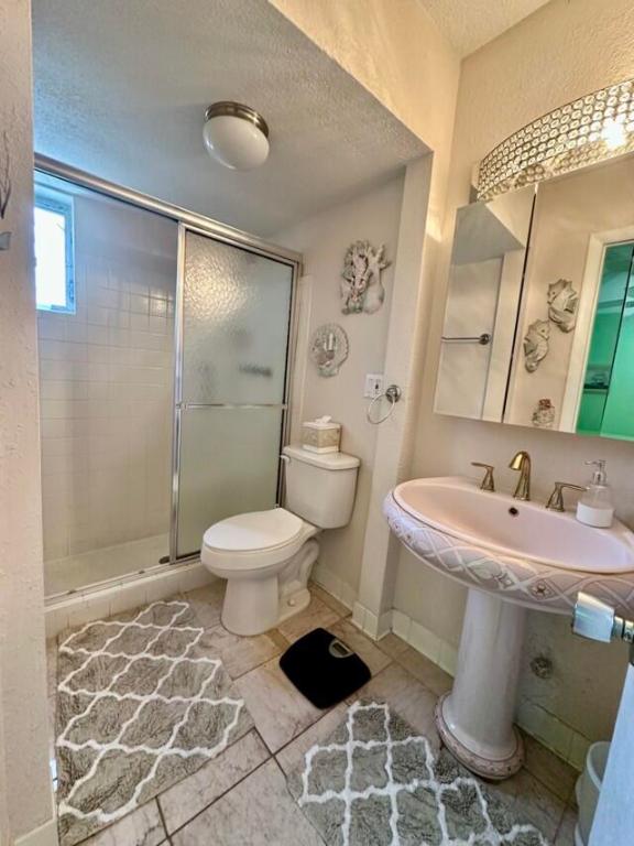 VILLAGE ROYALE CONDO 3 - Residential